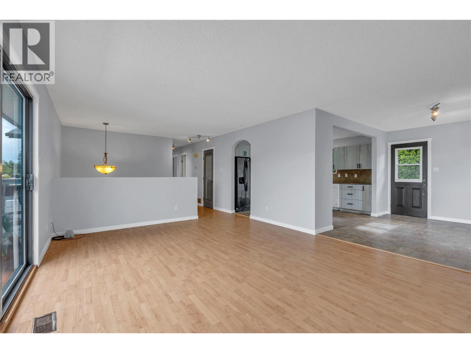 2550 Wiltse Drive, Penticton, British Columbia  V2A 7X5 - Photo 10 - 10394121