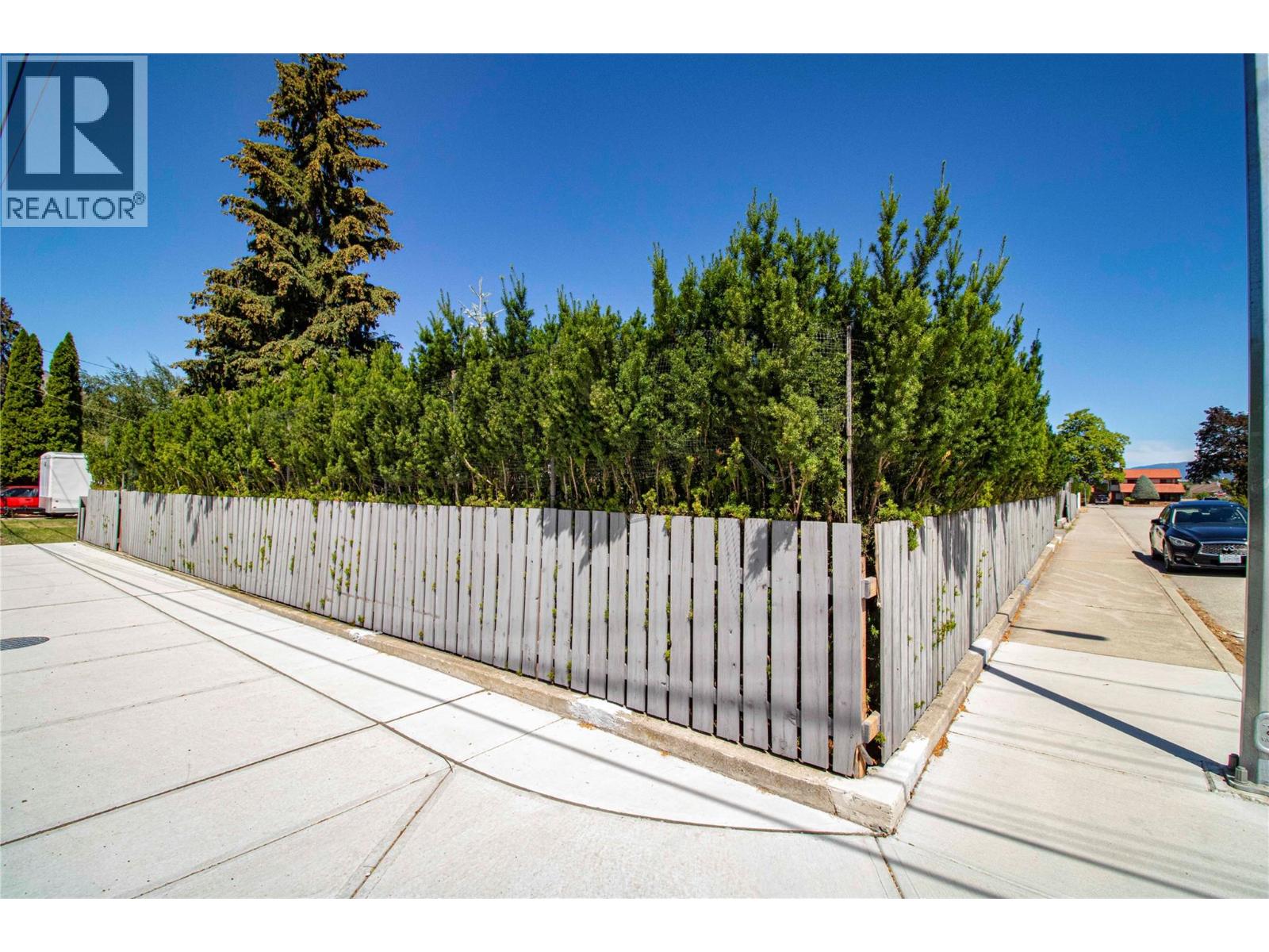105 Lee Avenue, Penticton, British Columbia  V2A 3V9 - Photo 4 - 10394084