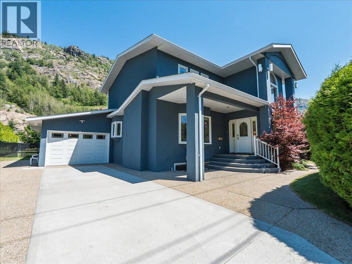 3441 Laburnum Drive, Trail, British Columbia  V1R 2S9 - Photo 1 - 10393917