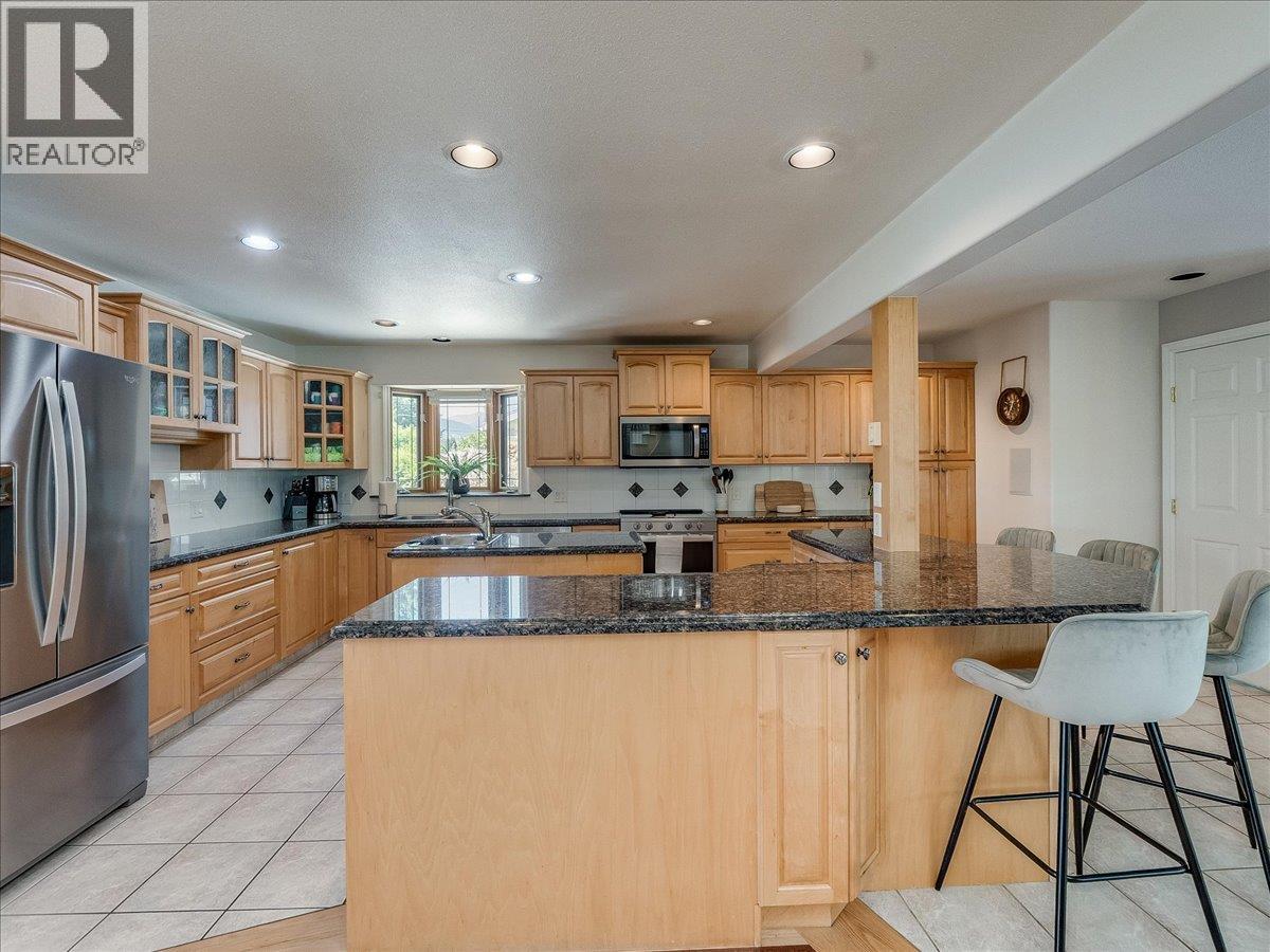 3441 Laburnum Drive, Trail, British Columbia  V1R 2S9 - Photo 12 - 10393917