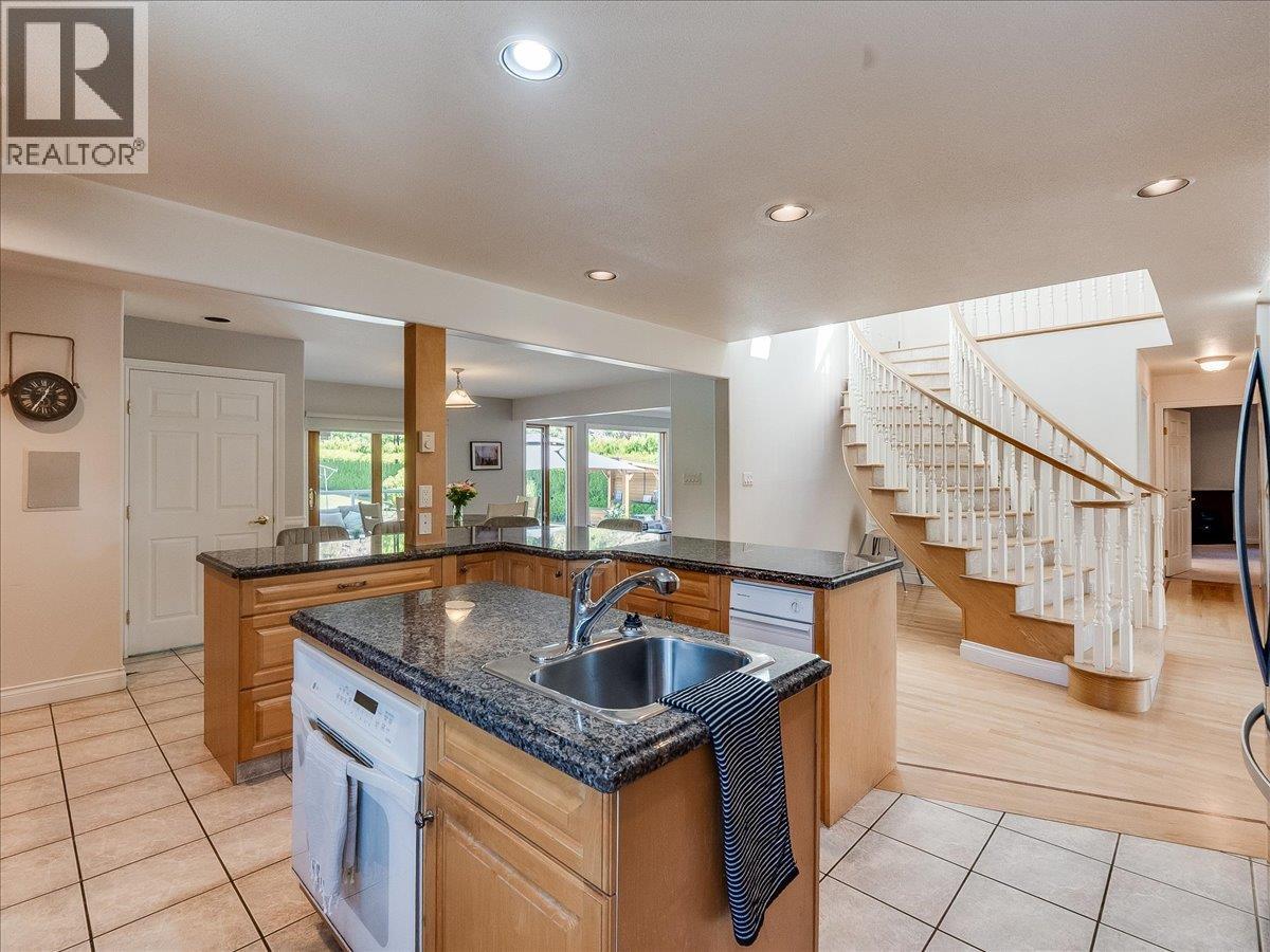 3441 Laburnum Drive, Trail, British Columbia  V1R 2S9 - Photo 15 - 10393917