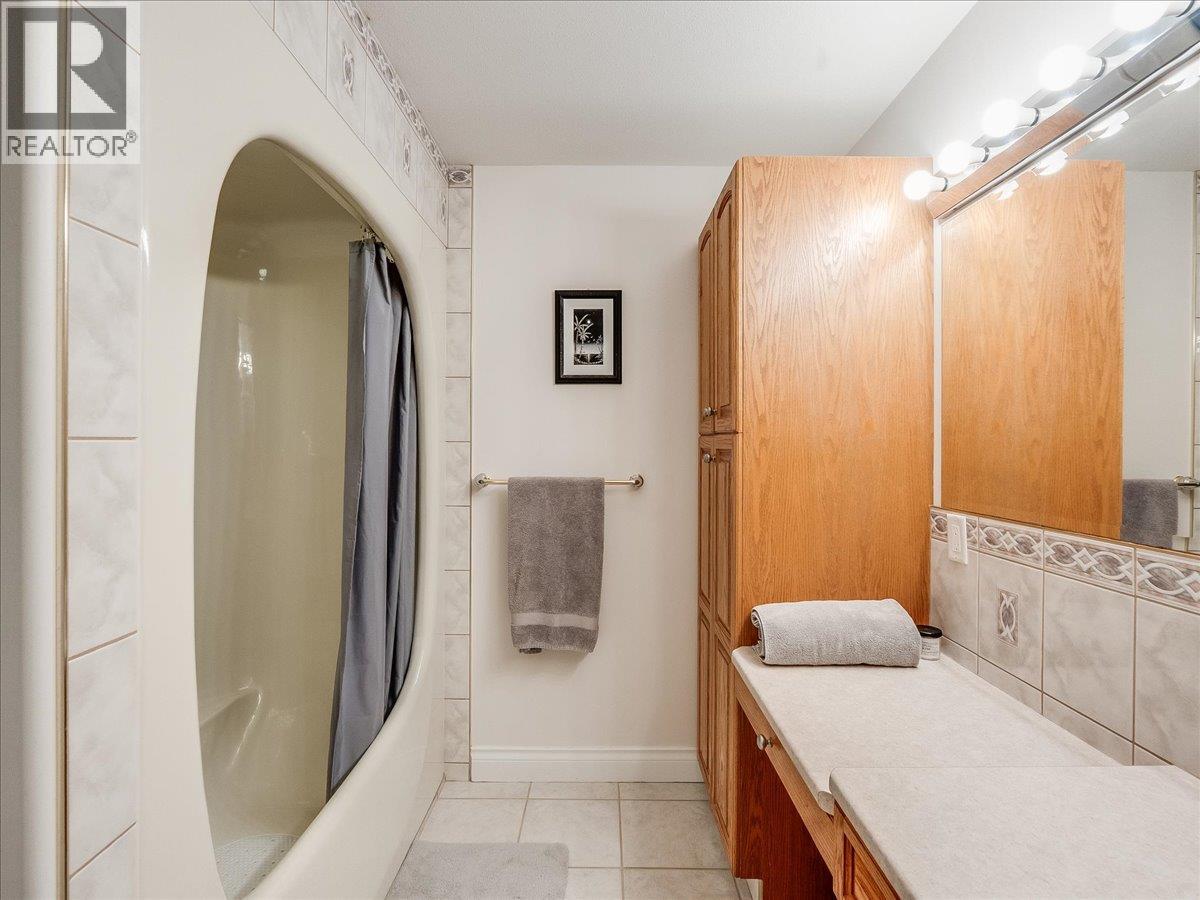 3441 Laburnum Drive, Trail, British Columbia  V1R 2S9 - Photo 25 - 10393917