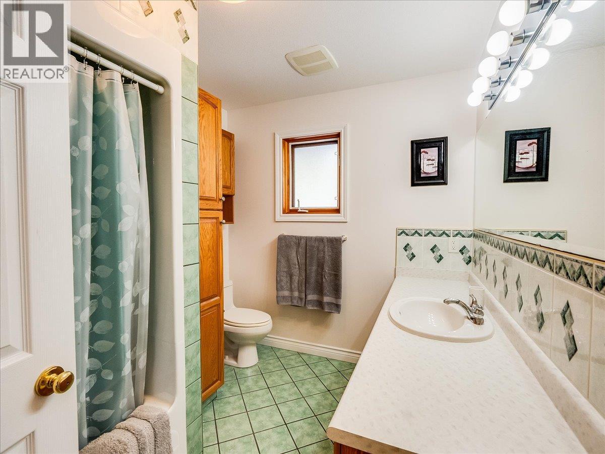 3441 Laburnum Drive, Trail, British Columbia  V1R 2S9 - Photo 30 - 10393917
