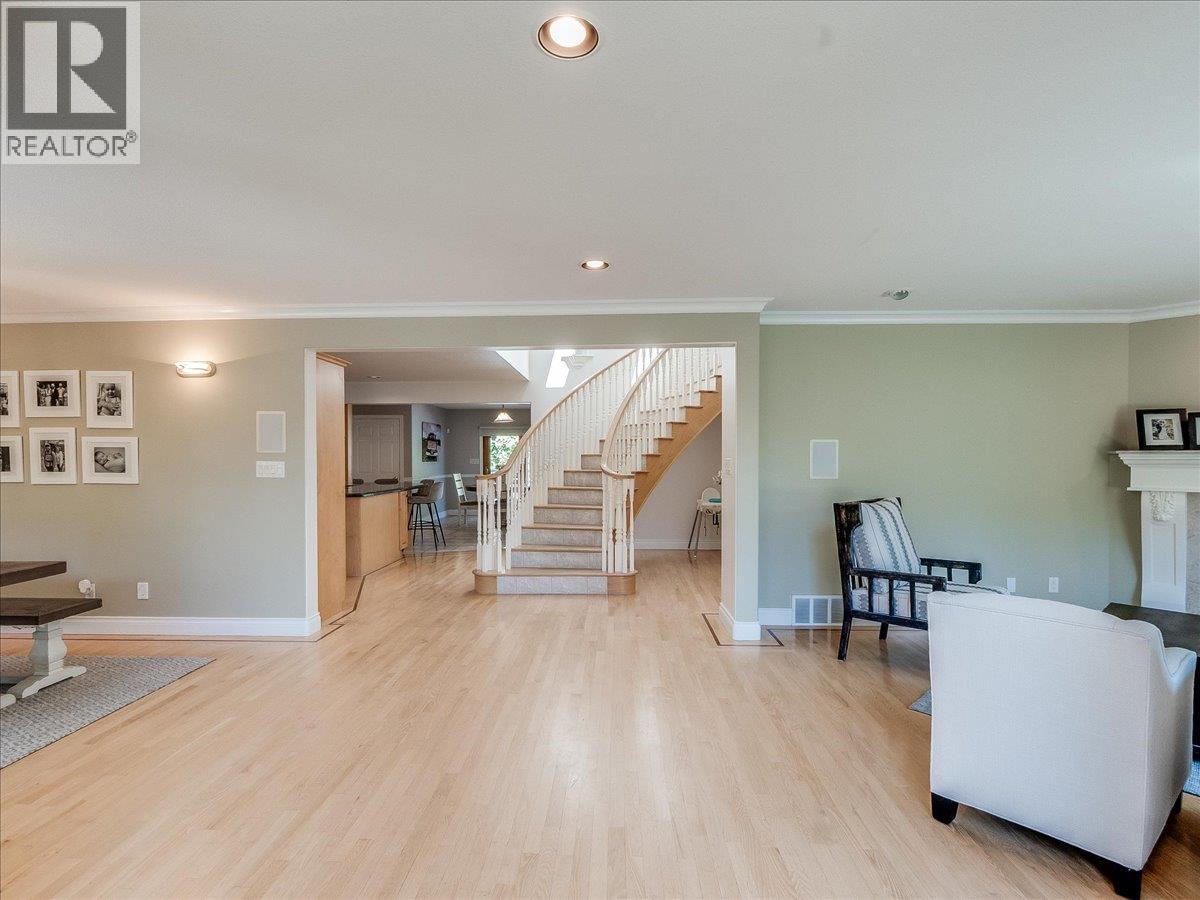 3441 Laburnum Drive, Trail, British Columbia  V1R 2S9 - Photo 9 - 10393917