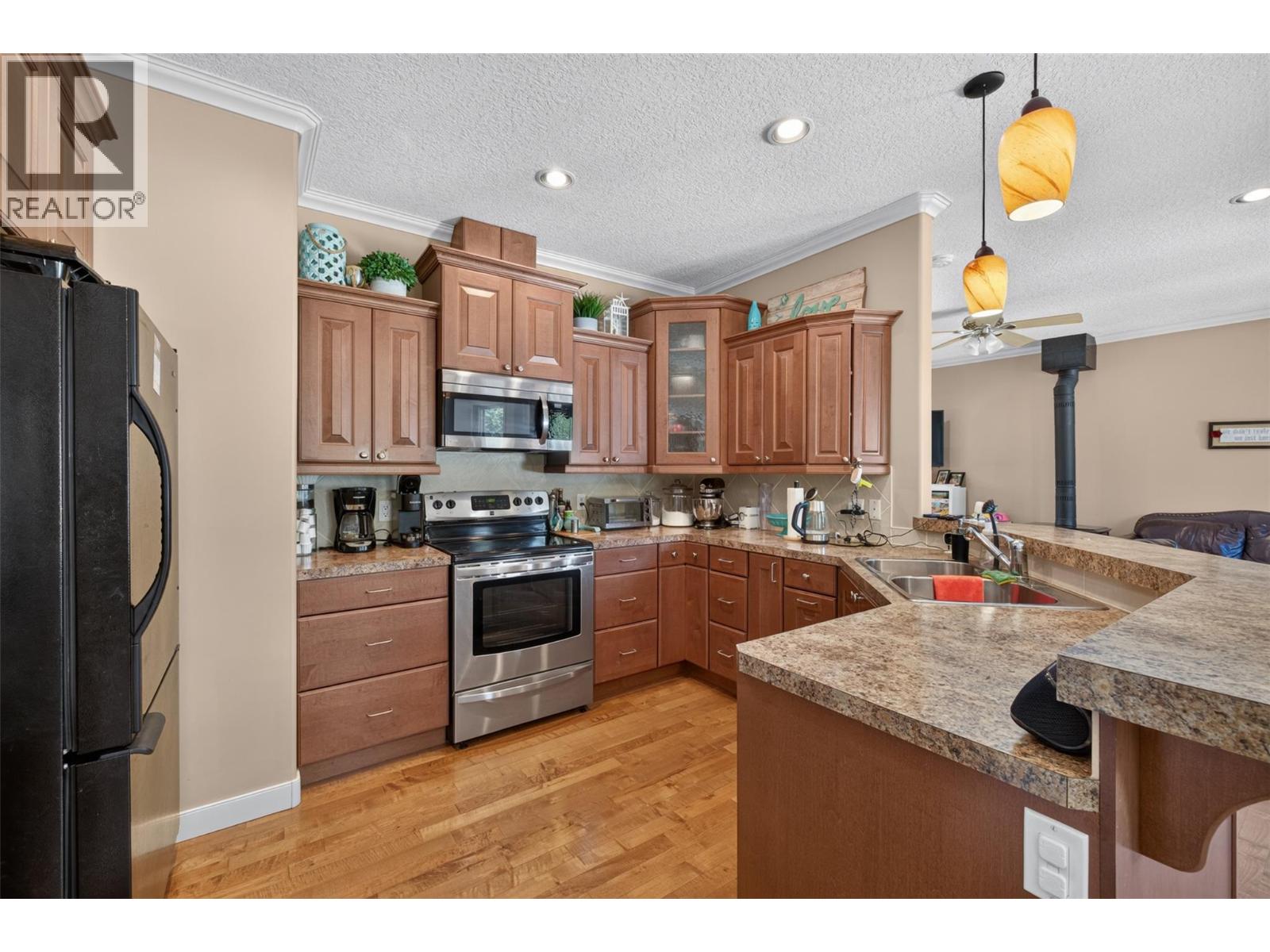 6876 Columbia Ridge Drive, Fairmont Hot Springs, British Columbia  V0B 1L2 - Photo 13 - 10394116