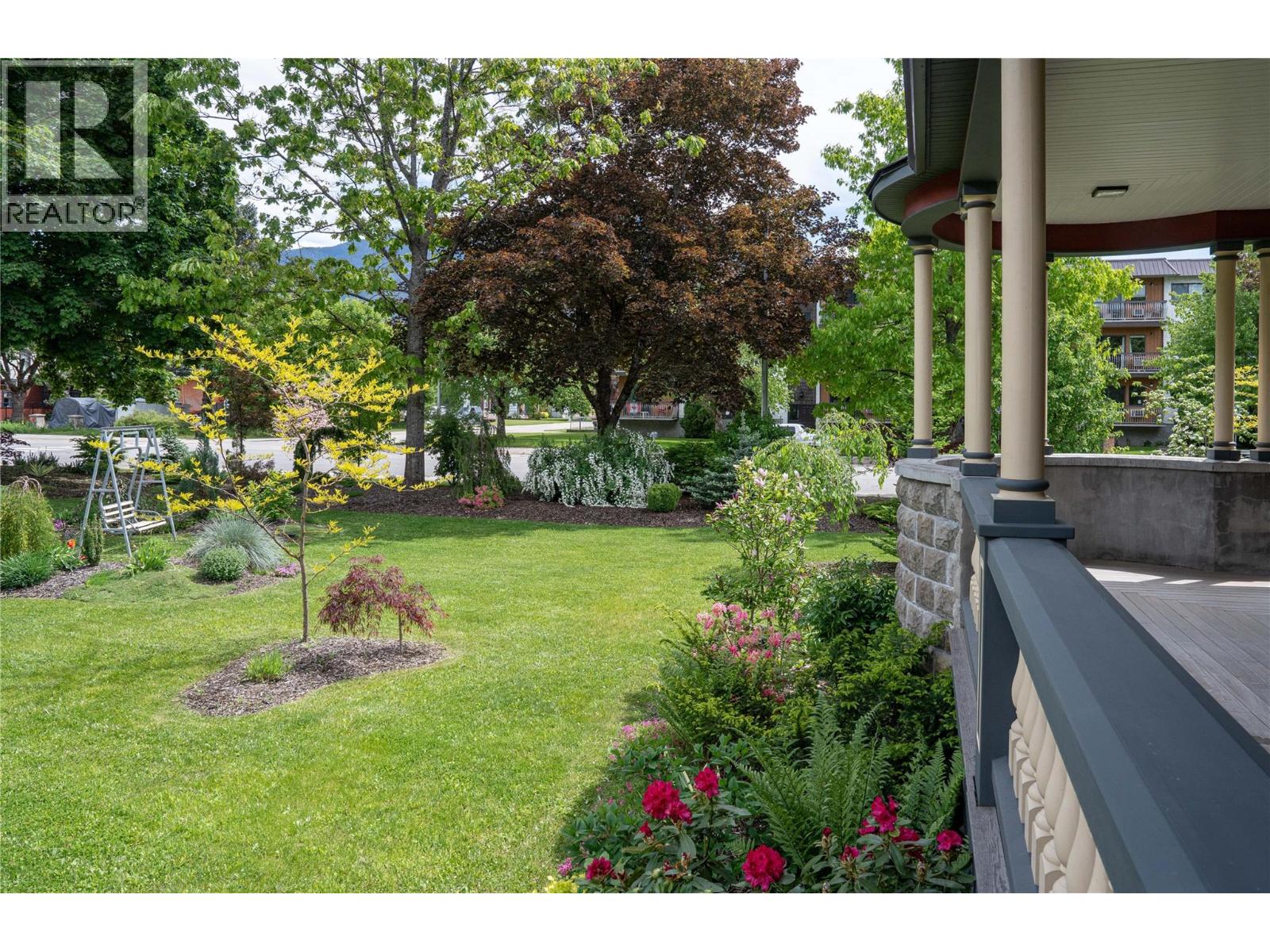 805 & 815 Mackenzie Avenue, Revelstoke, British Columbia  V0E 2S0 - Photo 17 - 10393237