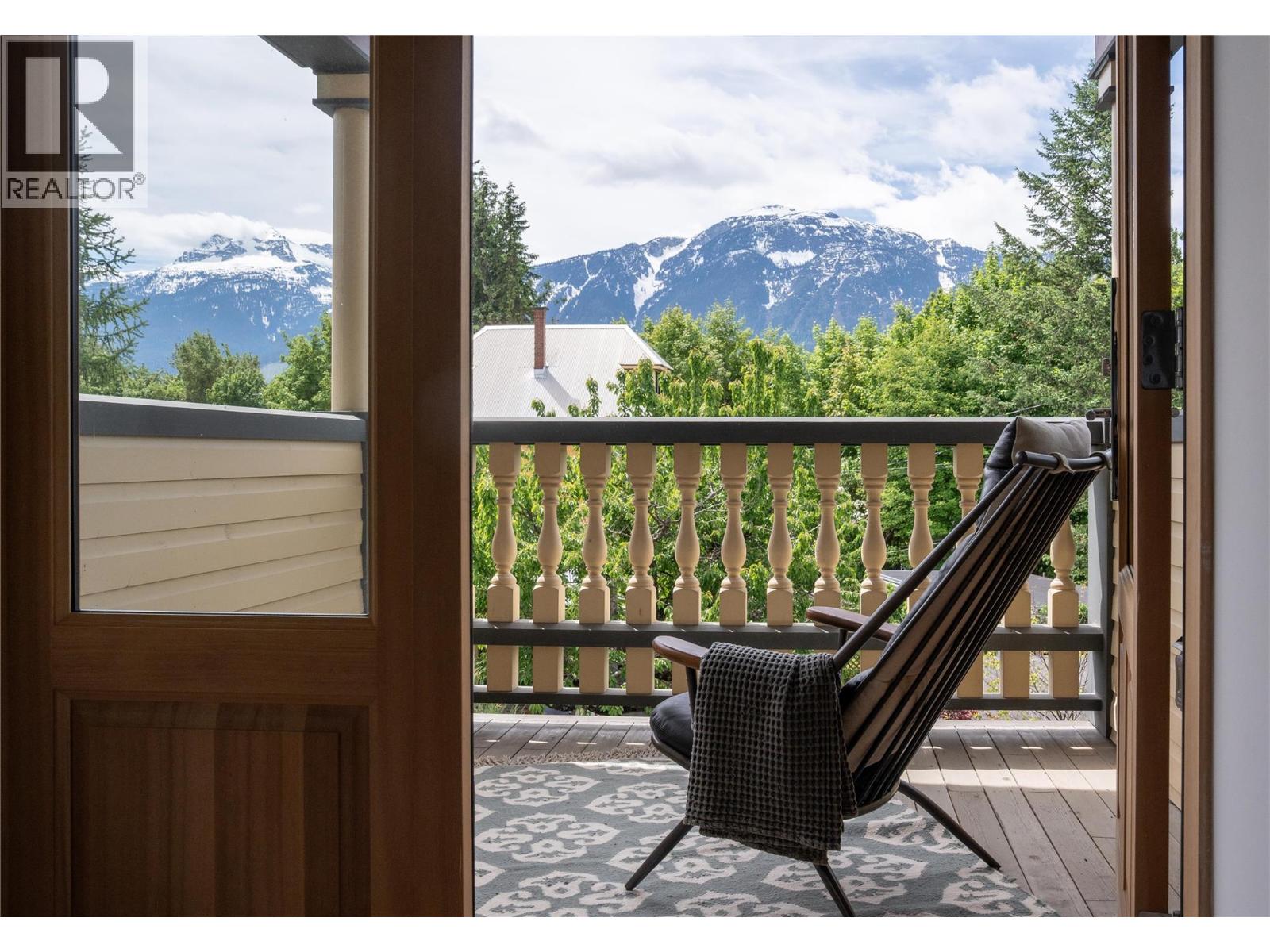 805 & 815 Mackenzie Avenue, Revelstoke, British Columbia  V0E 2S0 - Photo 39 - 10393237