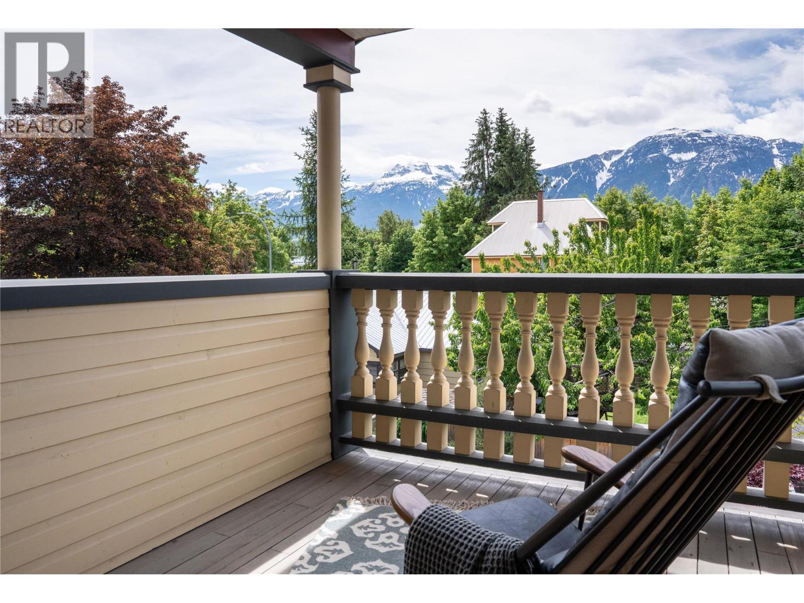 805 & 815 Mackenzie Avenue, Revelstoke, British Columbia  V0E 2S0 - Photo 40 - 10393237