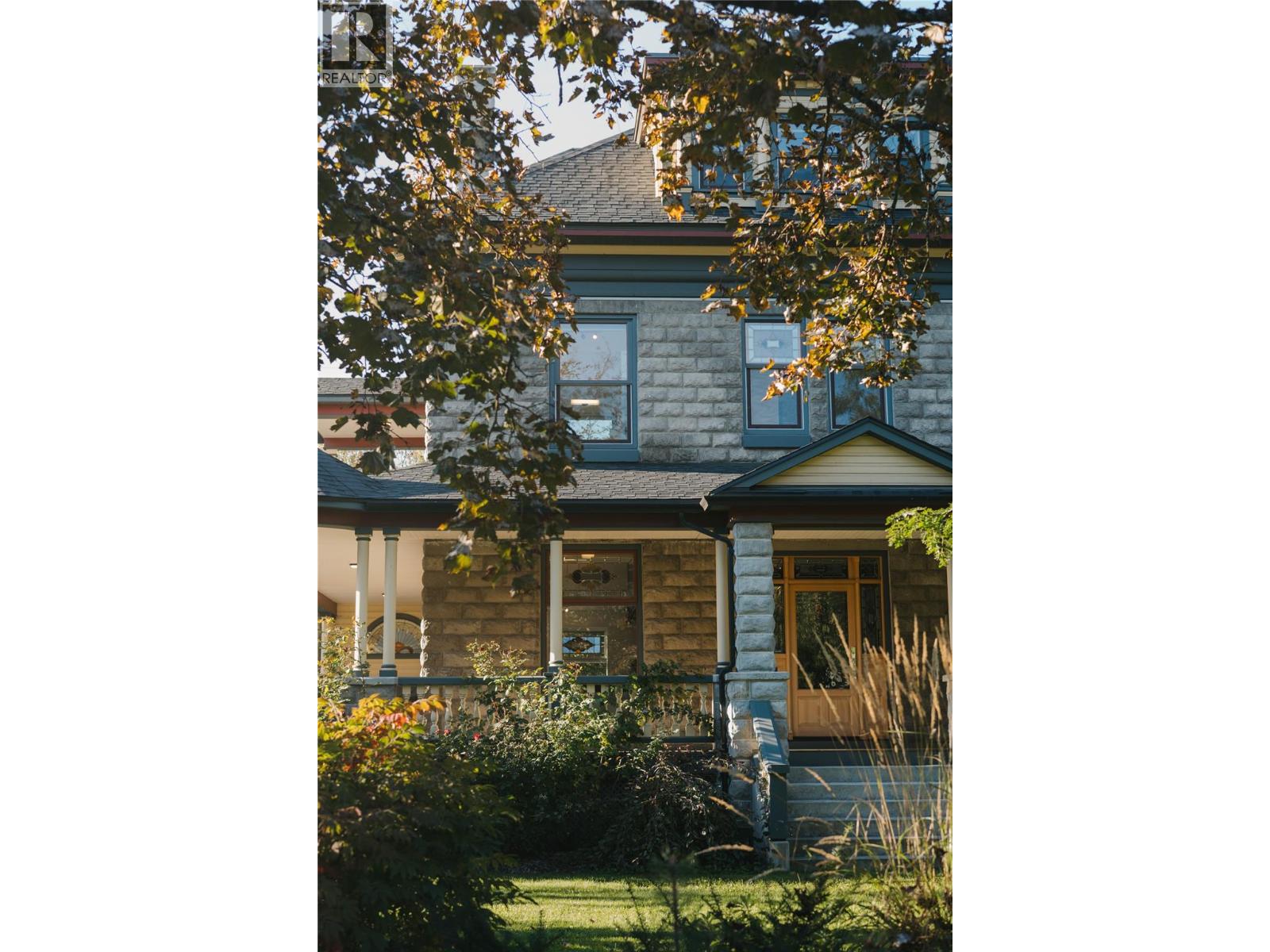805 & 815 Mackenzie Avenue, Revelstoke, British Columbia  V0E 2S0 - Photo 59 - 10393237