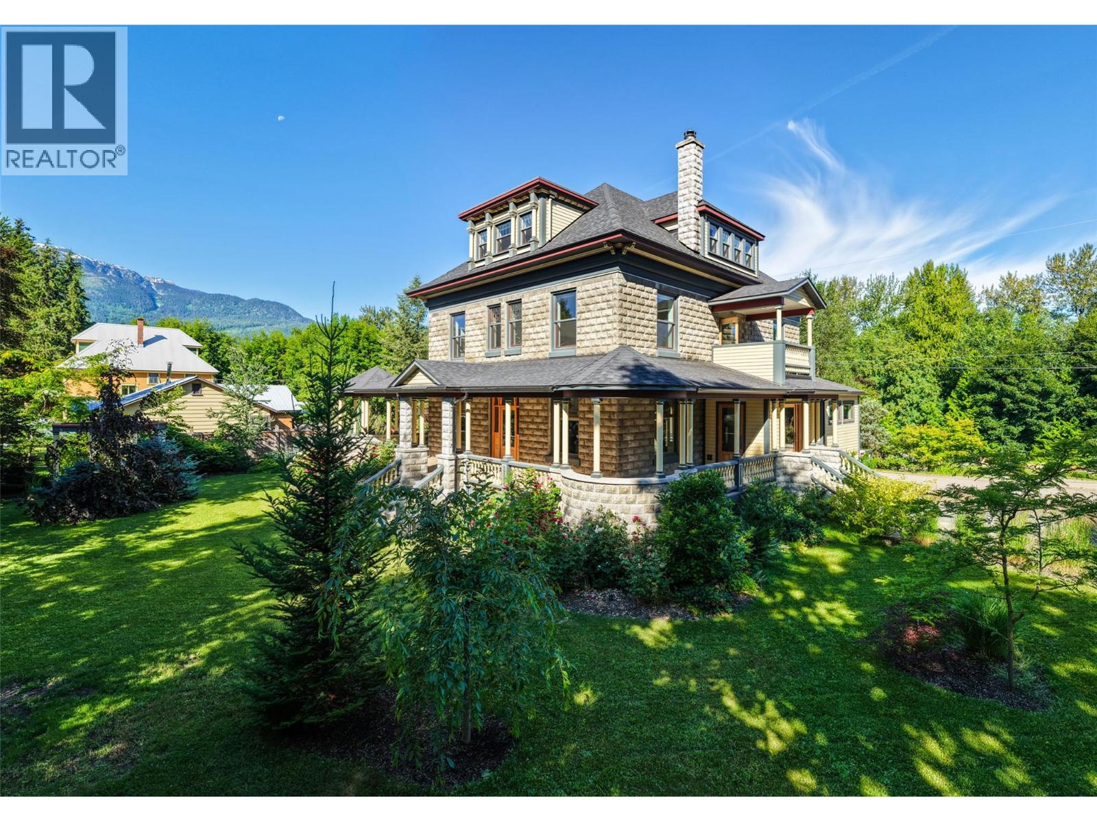 805 & 815 Mackenzie Avenue, Revelstoke, British Columbia  V0E 2S0 - Photo 7 - 10393237
