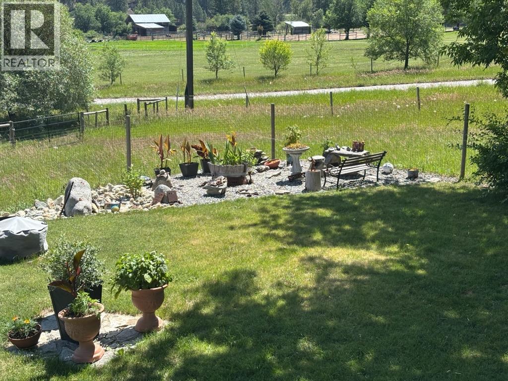 3195 Hairsine Road, Grand Forks, British Columbia  V0H 1H2 - Photo 5 - 10393309