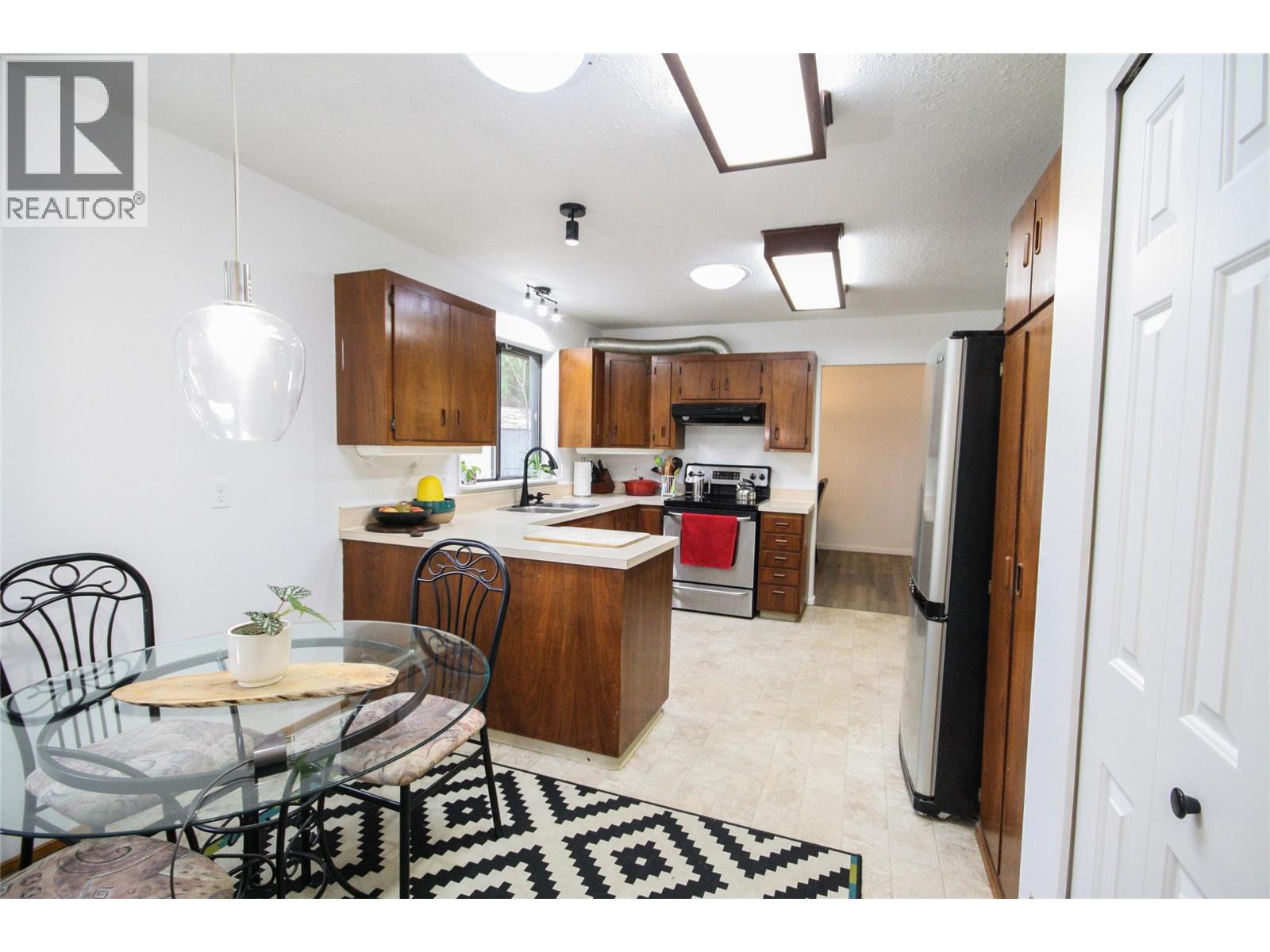 1402 Amhurst Road, Sicamous, British Columbia  V0E 2V0 - Photo 26 - 10394020