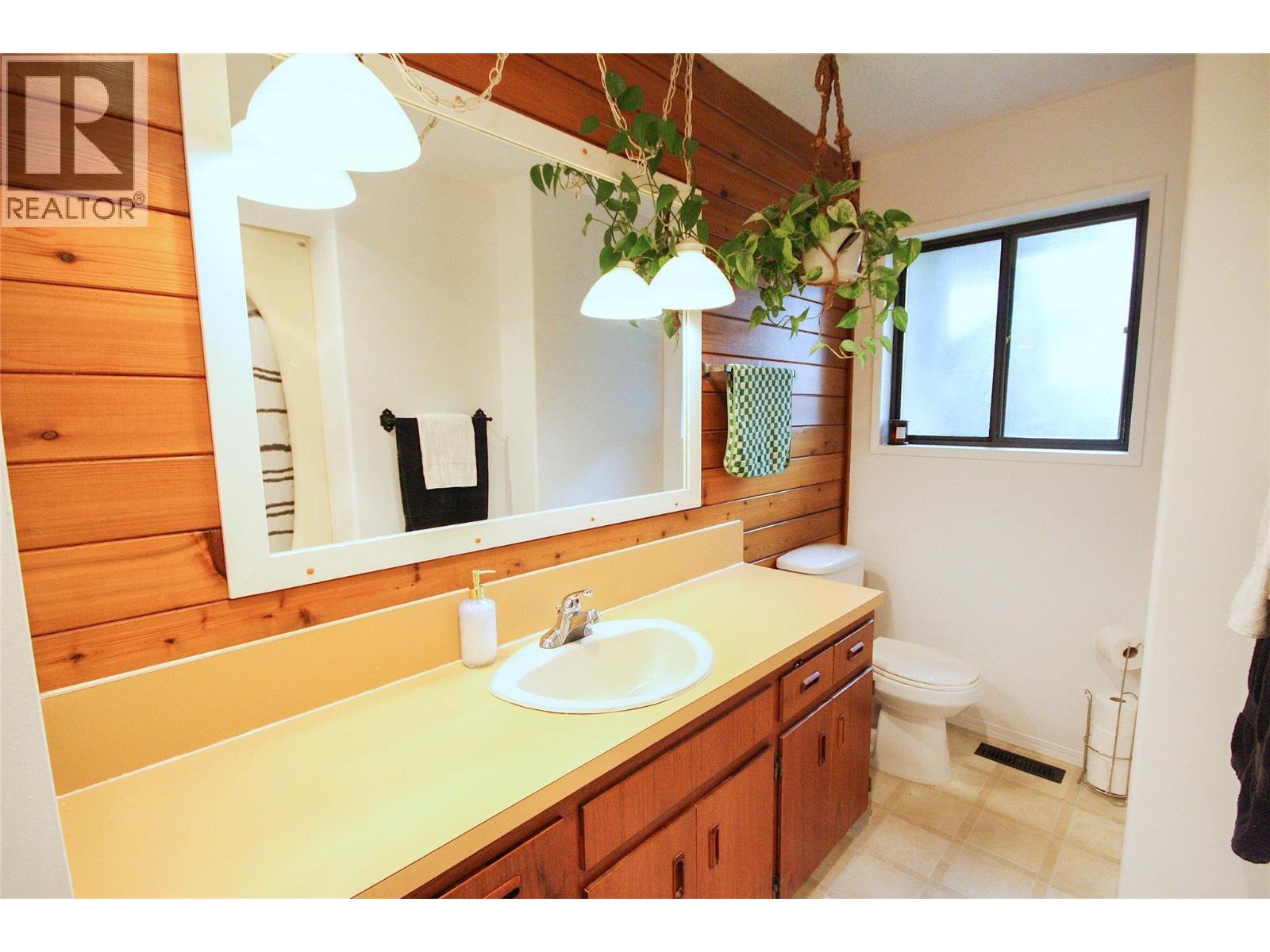 1402 Amhurst Road, Sicamous, British Columbia  V0E 2V0 - Photo 29 - 10394020