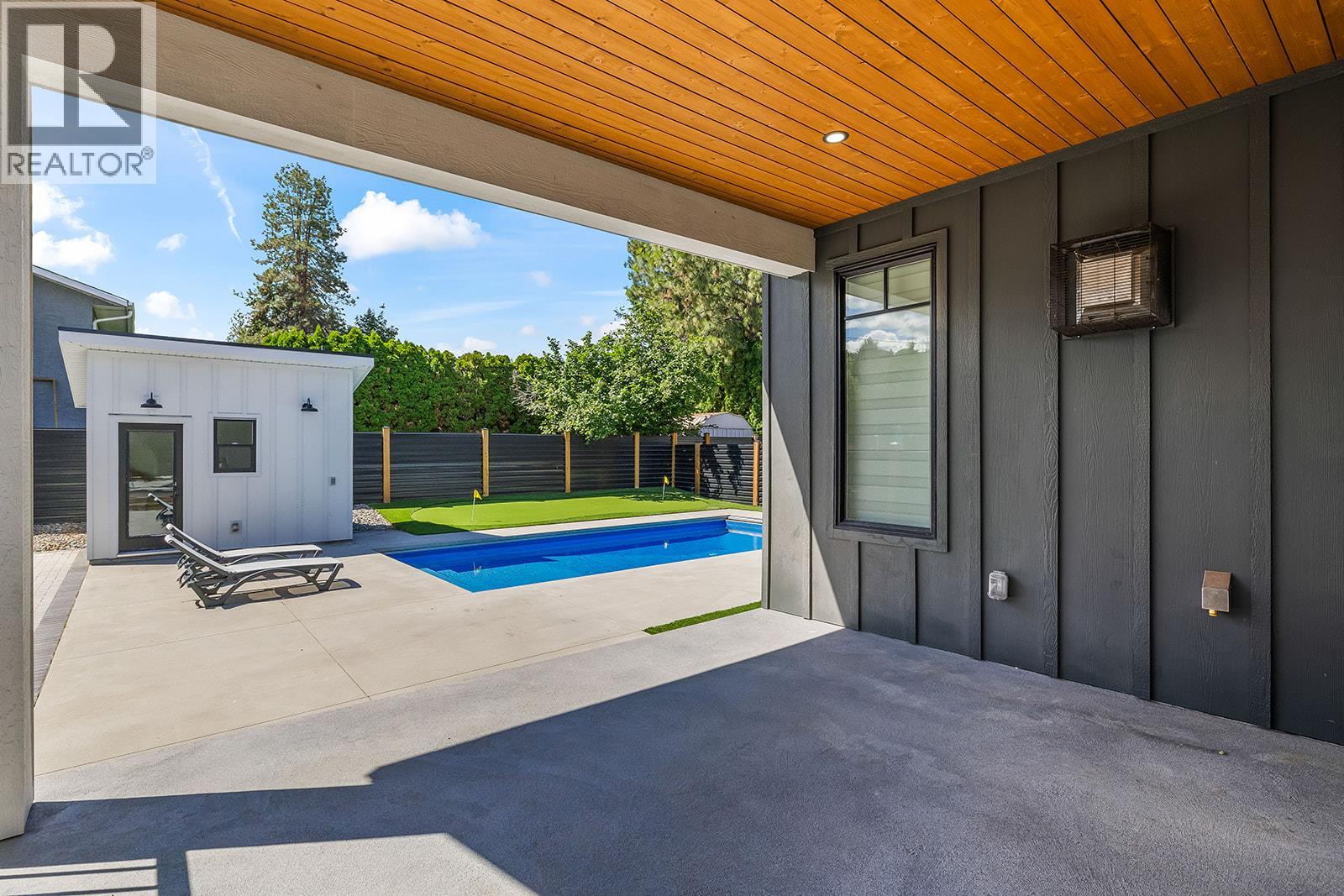693 Balsam Road, Kelowna, British Columbia  V1W 1C1 - Photo 10 - 10393848