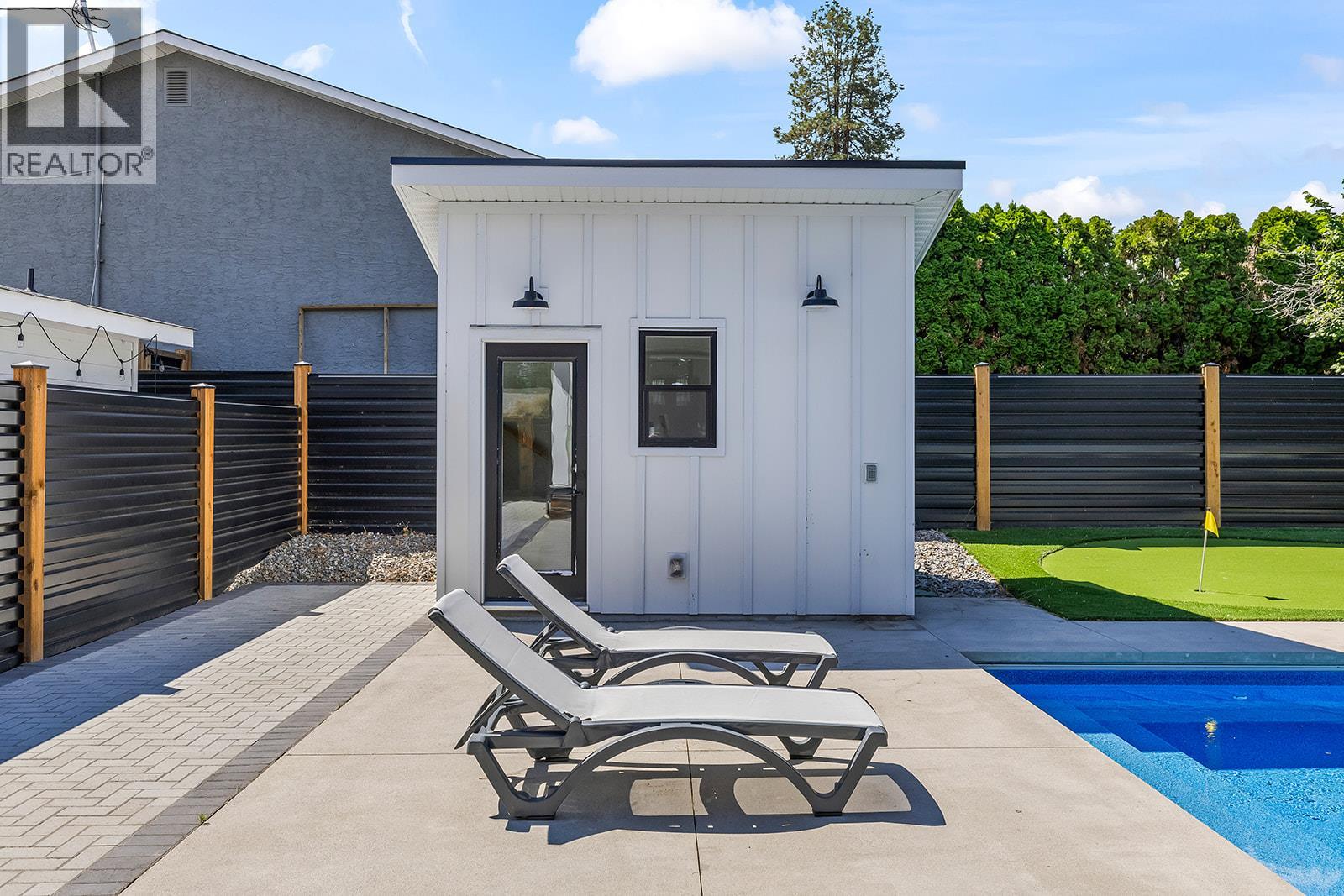 693 Balsam Road, Kelowna, British Columbia  V1W 1C1 - Photo 11 - 10393848