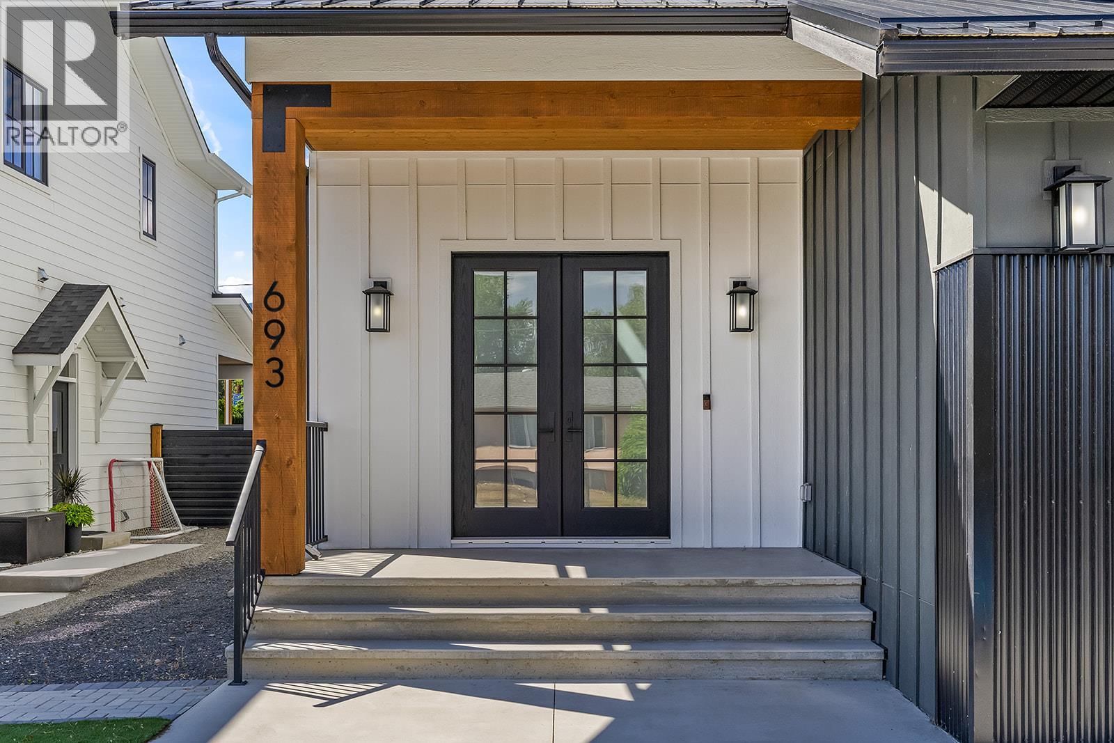 693 Balsam Road, Kelowna, British Columbia  V1W 1C1 - Photo 21 - 10393848