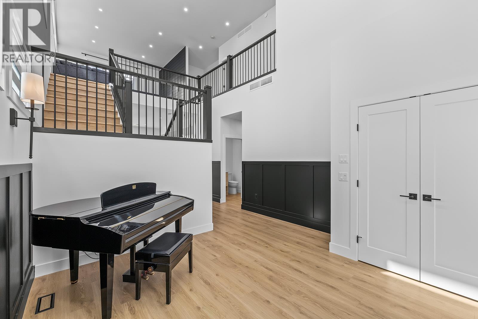 693 Balsam Road, Kelowna, British Columbia  V1W 1C1 - Photo 38 - 10393848