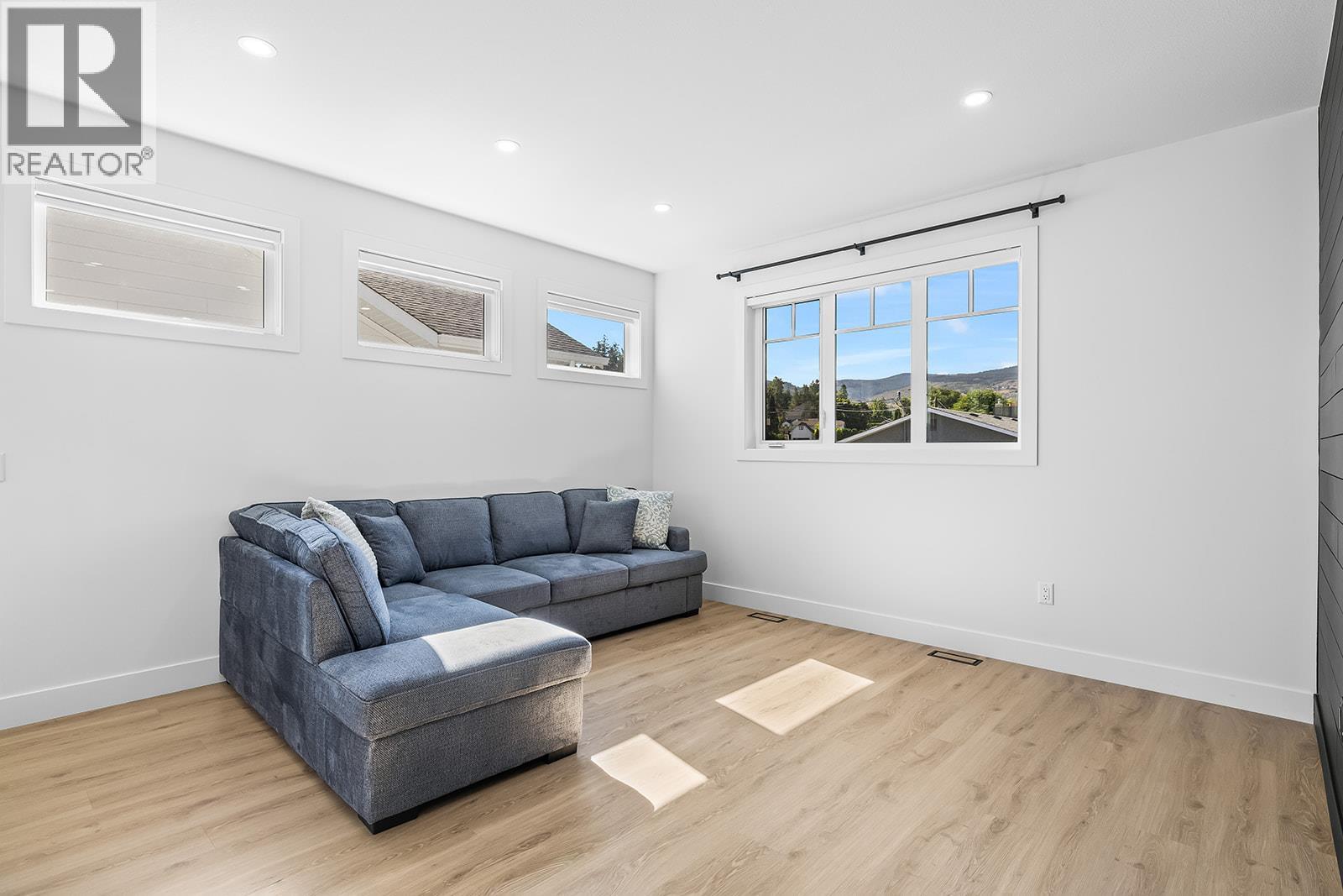 693 Balsam Road, Kelowna, British Columbia  V1W 1C1 - Photo 48 - 10393848