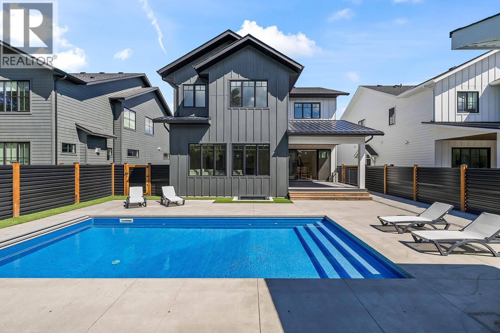 693 Balsam Road, Kelowna, British Columbia  V1W 1C1 - Photo 7 - 10393848