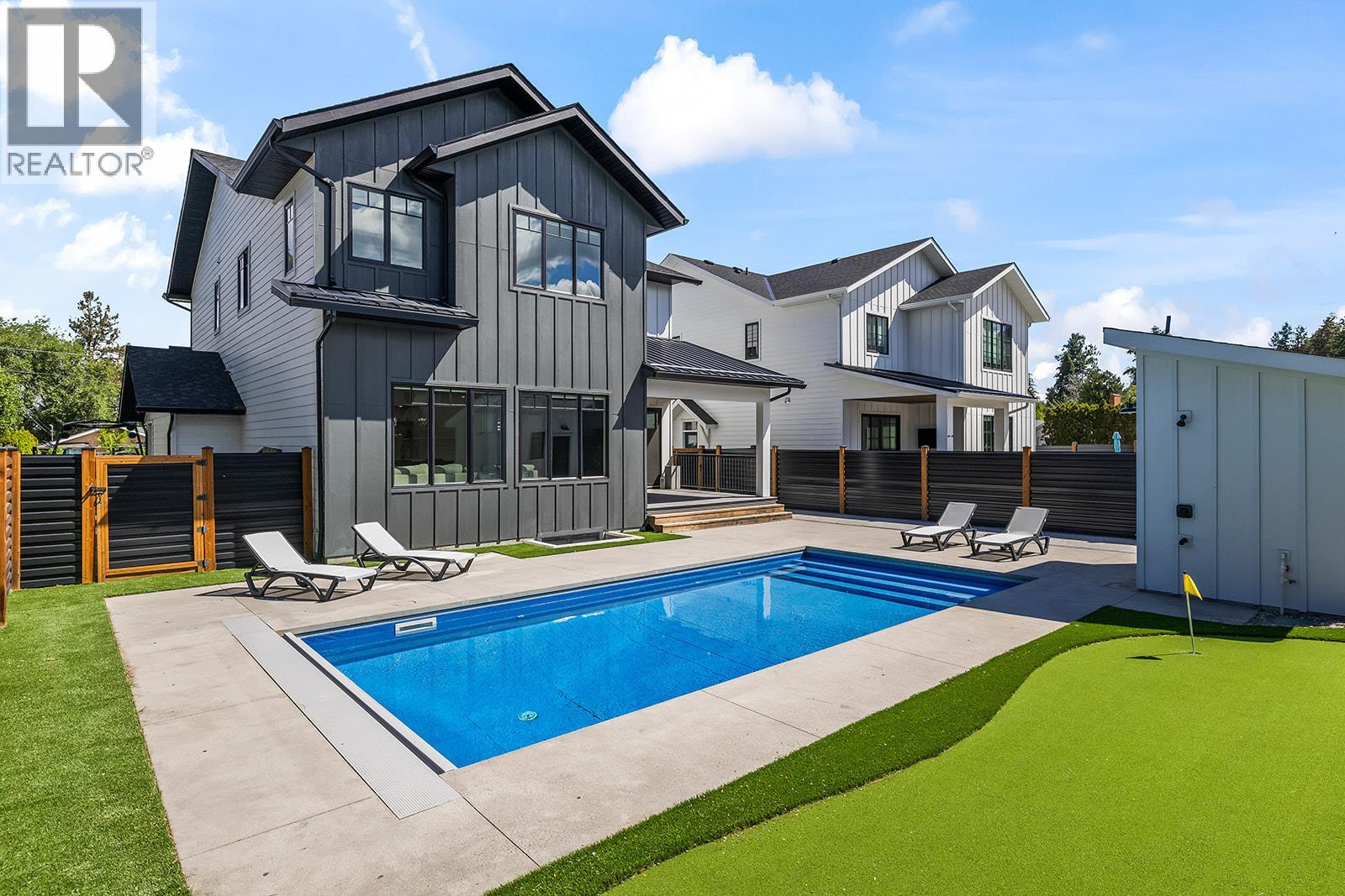693 Balsam Road, Kelowna, British Columbia  V1W 1C1 - Photo 8 - 10393848