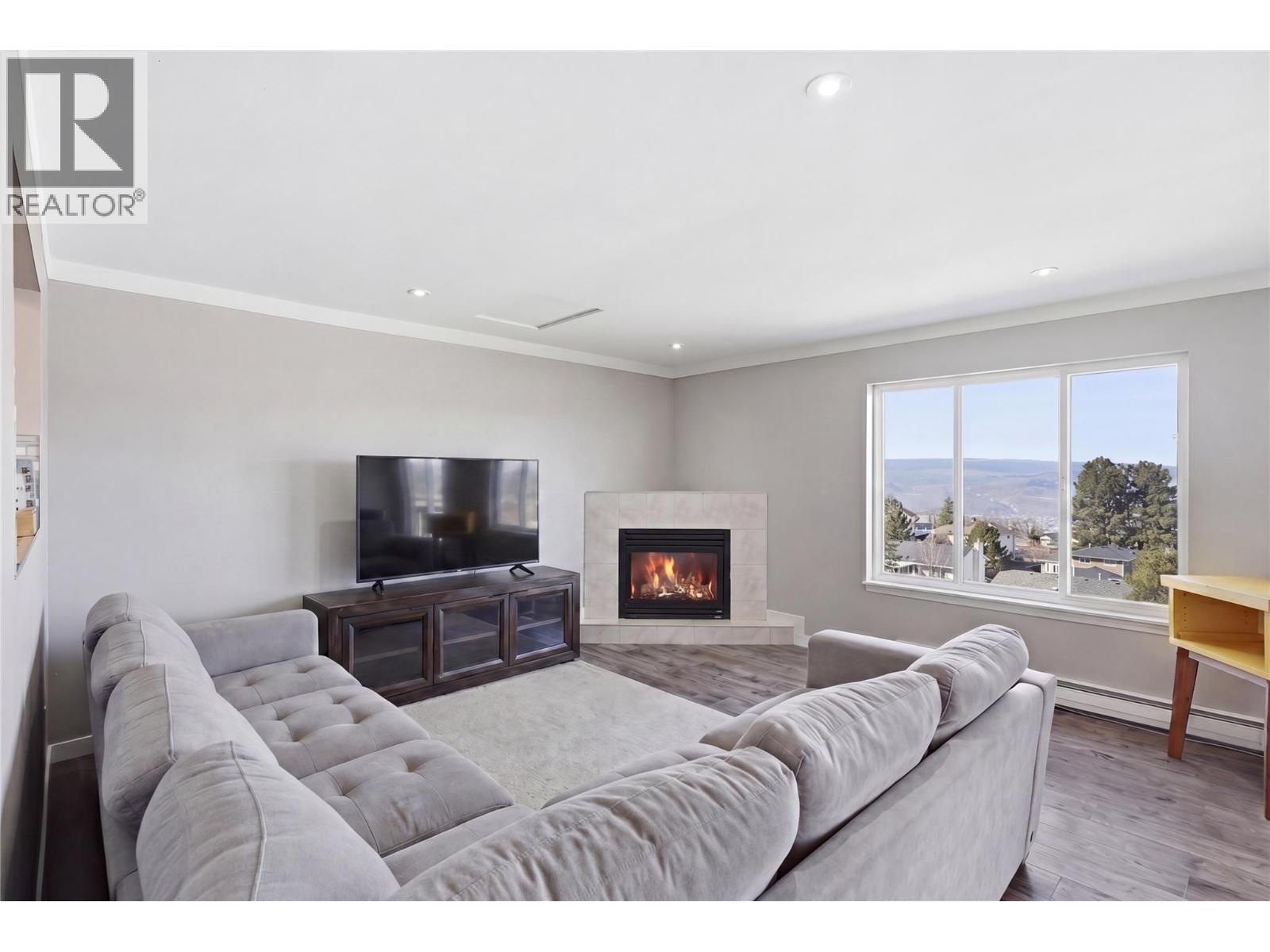 750 Dunrobin Drive Unit# 7, Kamloops, British Columbia  V1S 1X3 - Photo 5 - 10394242