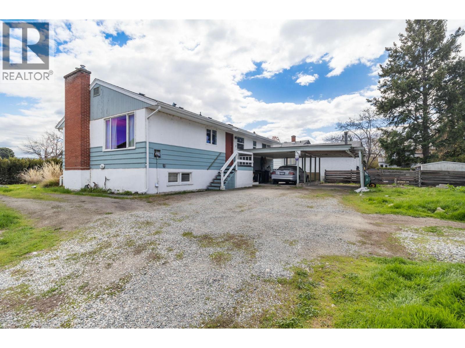 2362 Abbott Street, Kelowna, British Columbia  V1Y 1E6 - Photo 2 - 10394154