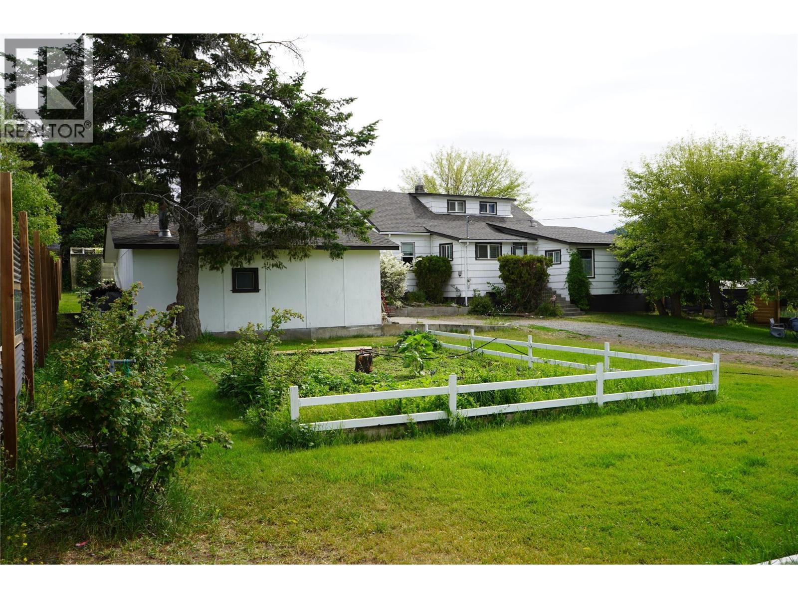 304 Mcdonald Avenue, Clinton, British Columbia  V0K 1K0 - Photo 2 - 10393970
