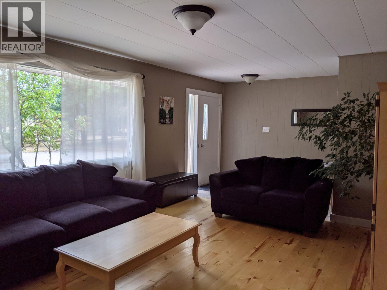 6465 27 Street, Grand Forks, British Columbia  V0H 1H0 - Photo 22 - 10393631