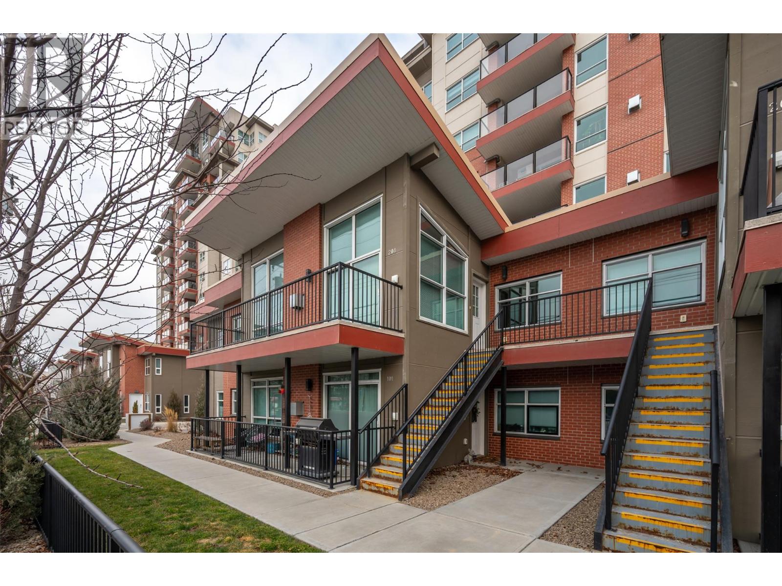 3388 Skaha Lake Road Unit# 201, Penticton, British Columbia  V2A 6G4 - Photo 1 - 10394165