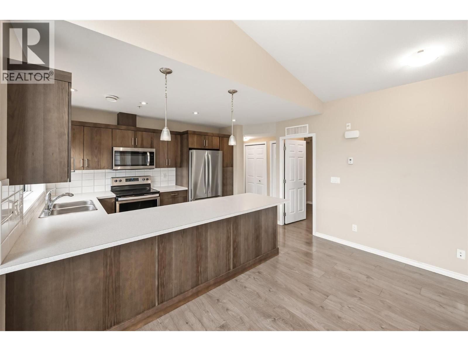 3388 Skaha Lake Road Unit# 201, Penticton, British Columbia  V2A 6G4 - Photo 10 - 10394165