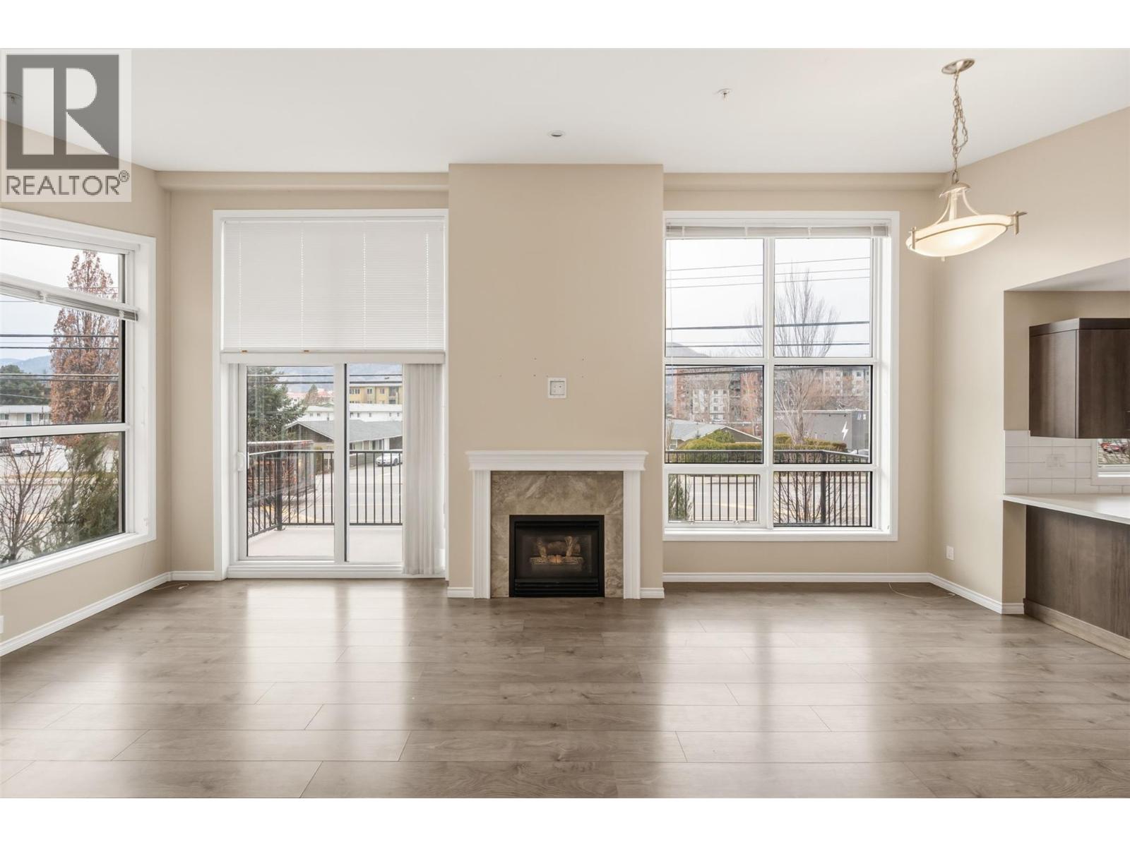3388 Skaha Lake Road Unit# 201, Penticton, British Columbia  V2A 6G4 - Photo 3 - 10394165