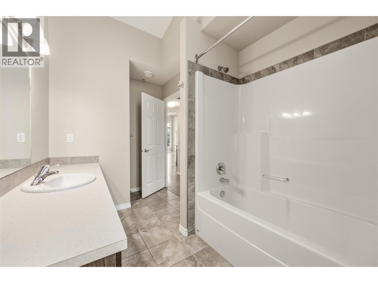 3388 Skaha Lake Road Unit# 201, Penticton, British Columbia  V2A 6G4 - Photo 30 - 10394165