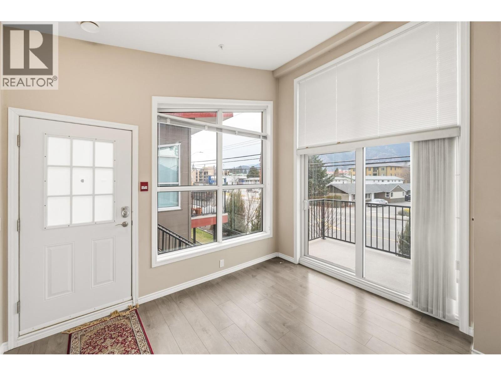 3388 Skaha Lake Road Unit# 201, Penticton, British Columbia  V2A 6G4 - Photo 4 - 10394165