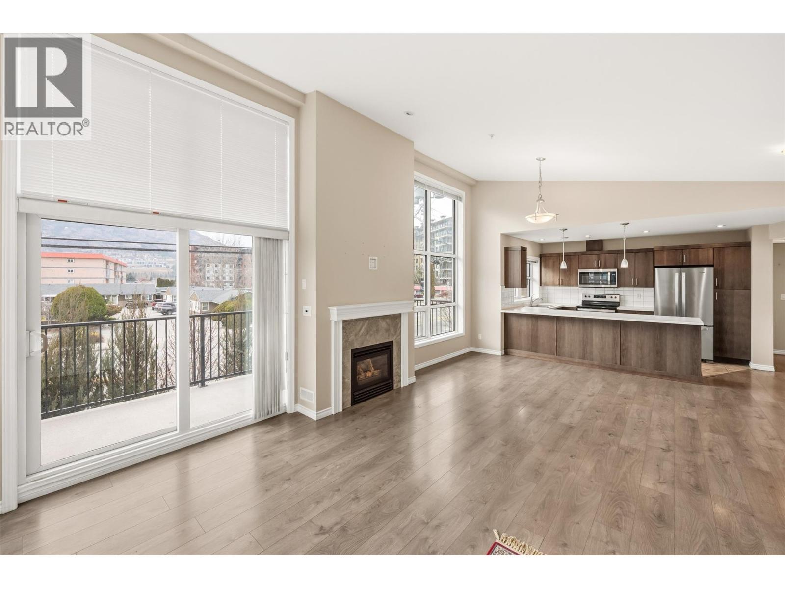 3388 Skaha Lake Road Unit# 201, Penticton, British Columbia  V2A 6G4 - Photo 5 - 10394165