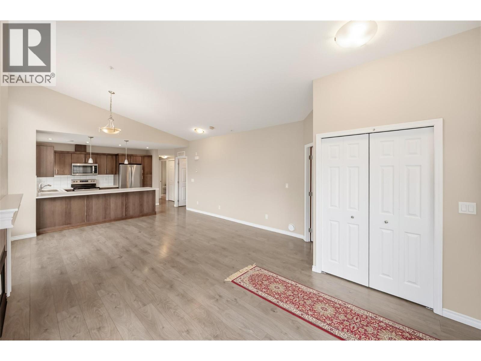 3388 Skaha Lake Road Unit# 201, Penticton, British Columbia  V2A 6G4 - Photo 6 - 10394165