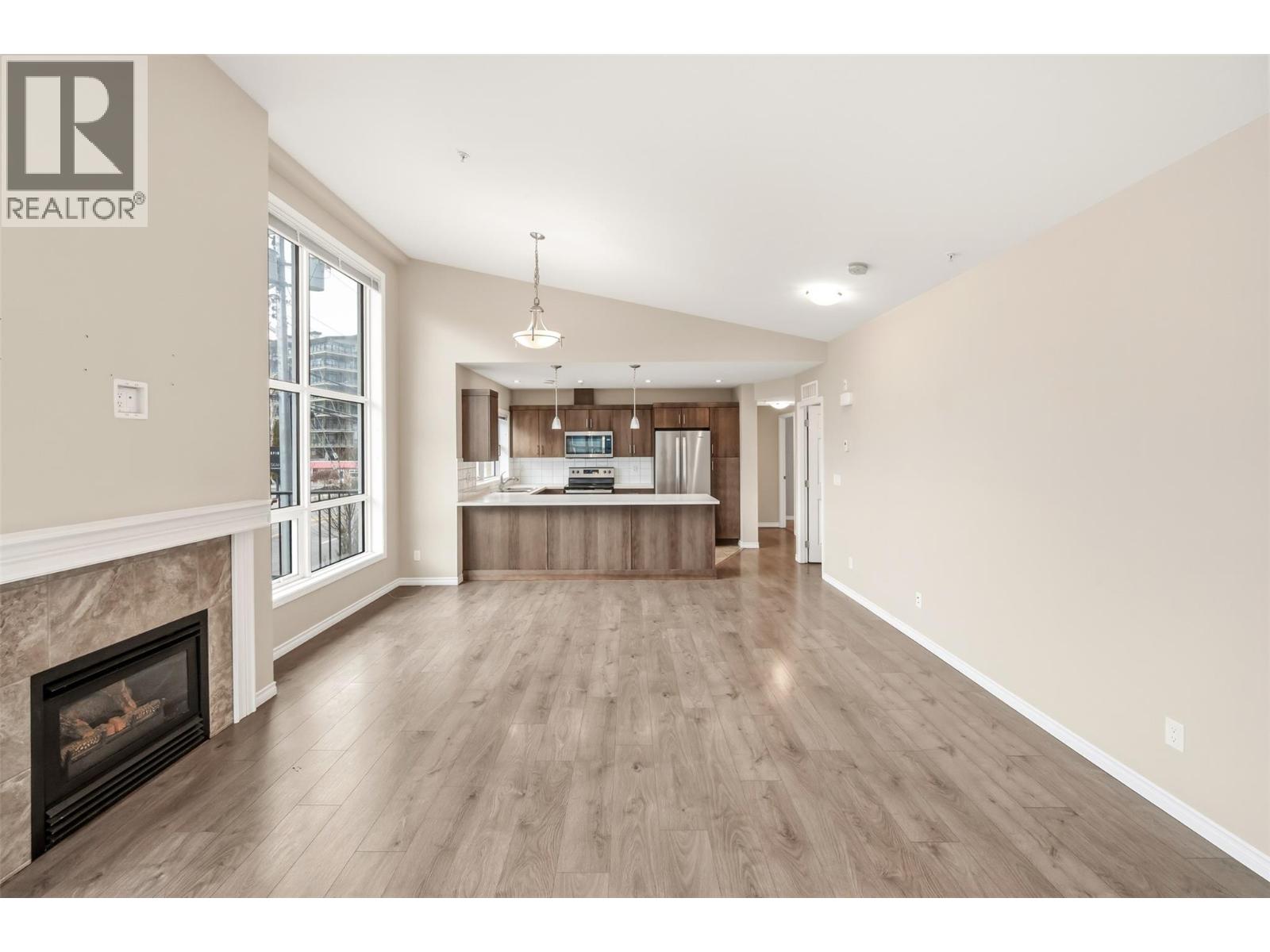 3388 Skaha Lake Road Unit# 201, Penticton, British Columbia  V2A 6G4 - Photo 7 - 10394165