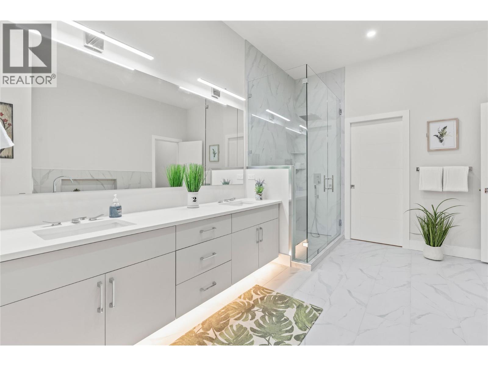 7141 Nakiska Drive, Vernon, British Columbia  V1B 3M5 - Photo 38 - 10394088