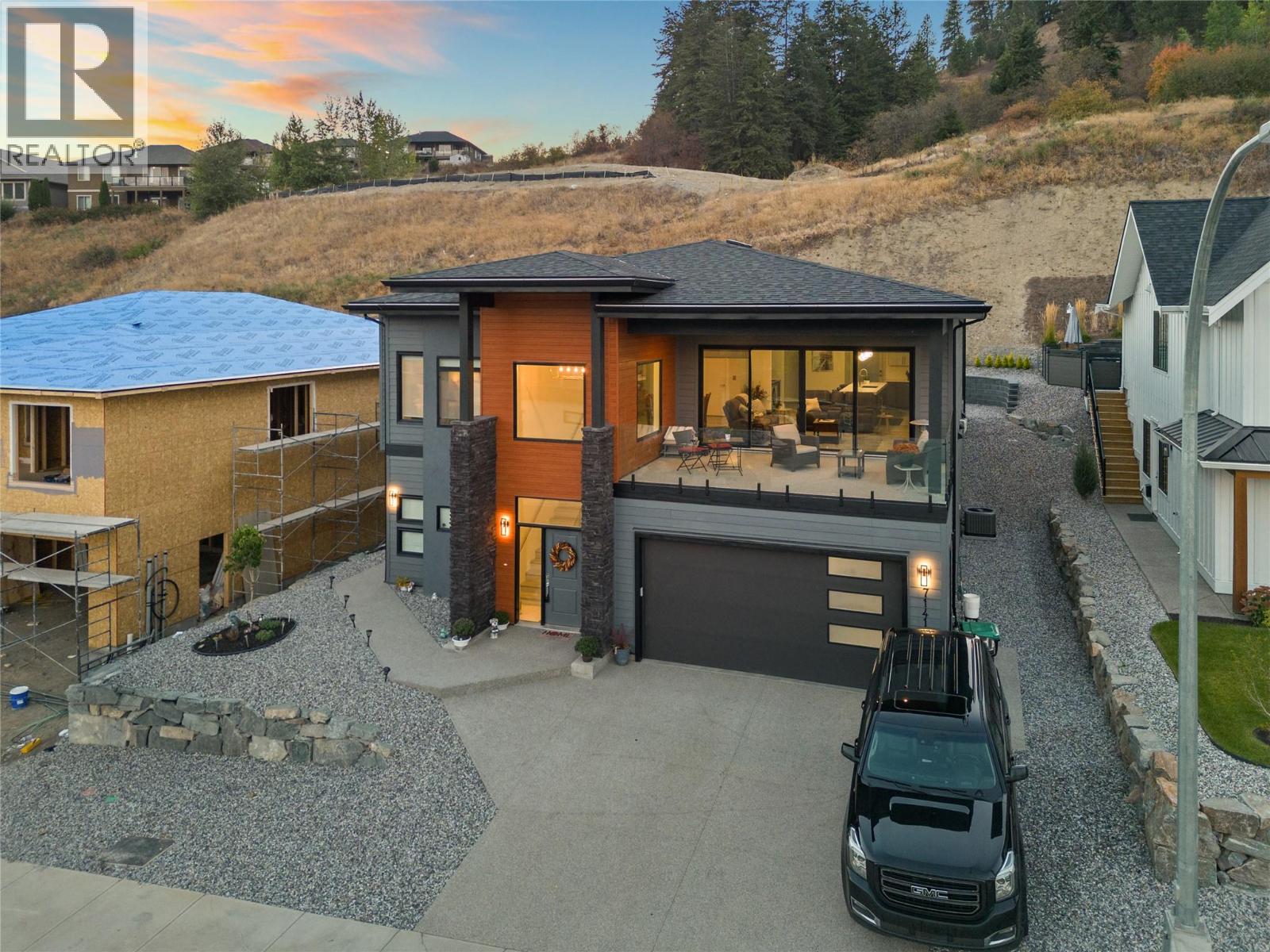 7141 Nakiska Drive, Vernon, British Columbia  V1B 3M5 - Photo 6 - 10394088
