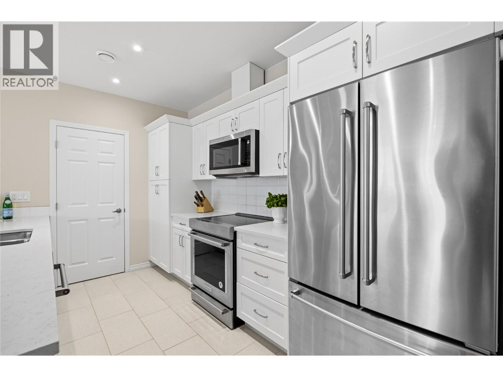 3346 Skaha Lake Road Unit# 1206, Penticton, British Columbia  V2A 0H6 - Photo 4 - 10393520
