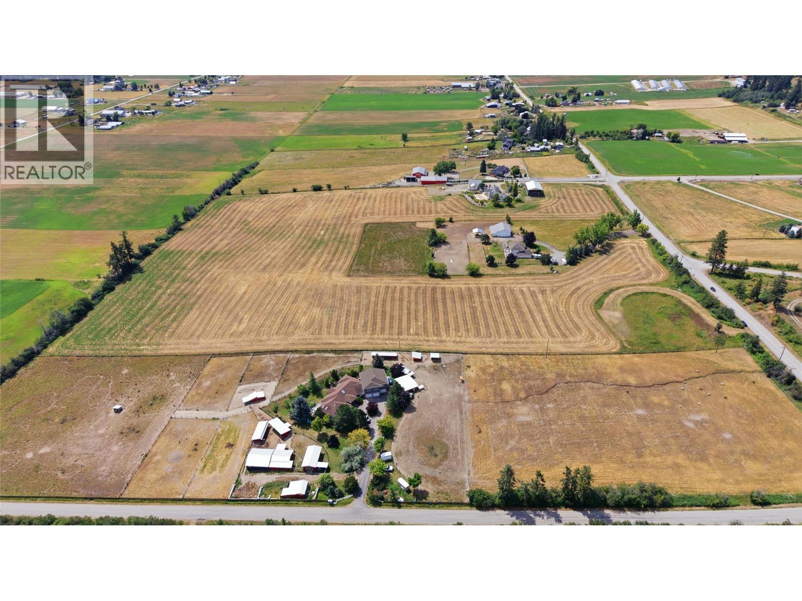 4376 Salmon River Road, Spallumcheen, British Columbia  V0E 1B4 - Photo 6 - 10394111