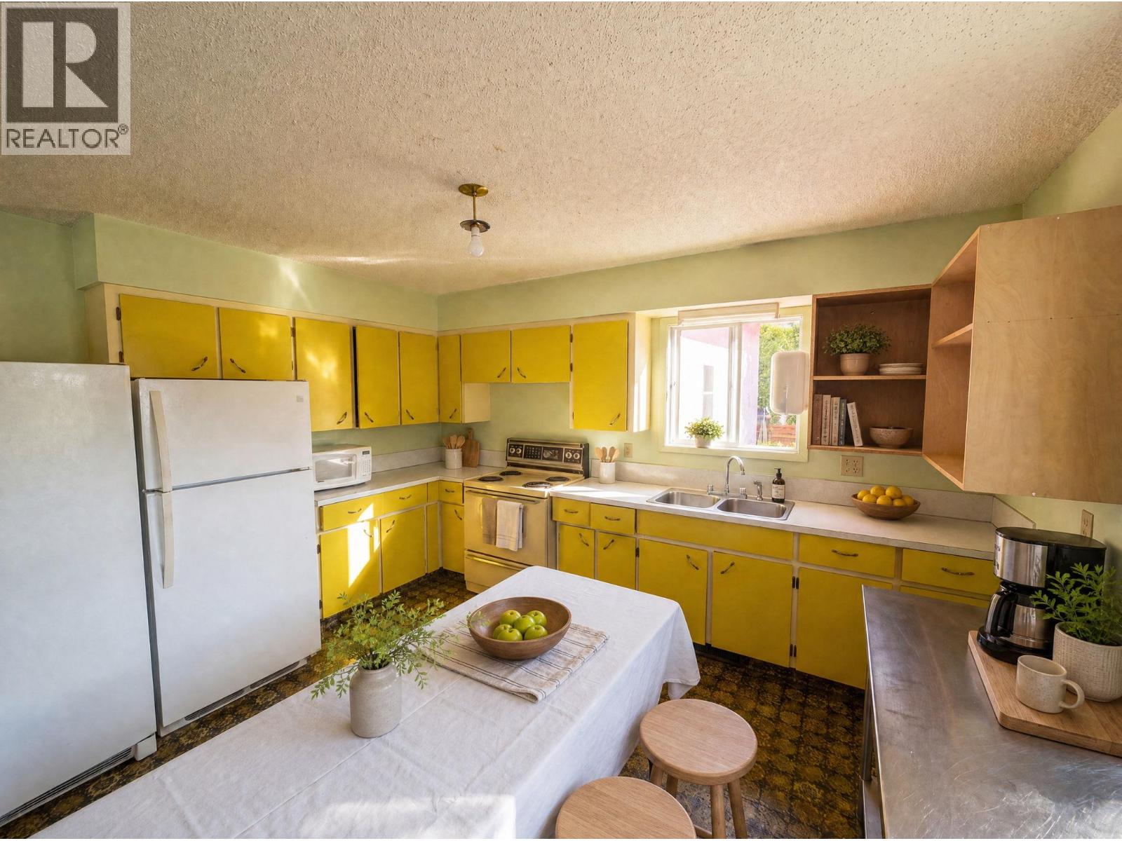 6002 Cottonwood Drive, Osoyoos, British Columbia  V0H 1V3 - Photo 9 - 10393508