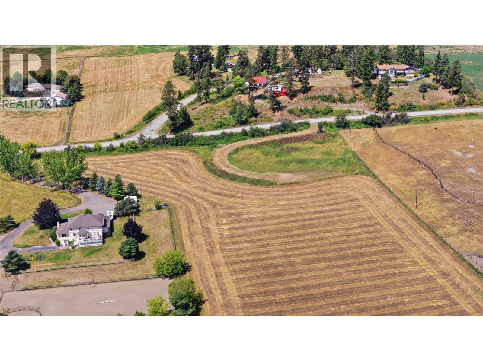 4376 Salmon River Road, Spallumcheen, British Columbia  V0E 1B4 - Photo 10 - 10392561