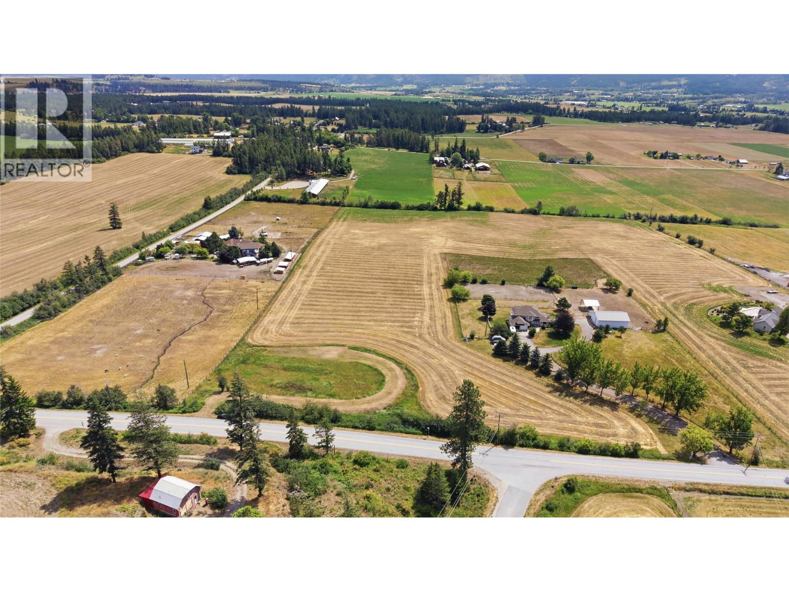 4376 Salmon River Road, Spallumcheen, British Columbia  V0E 1B4 - Photo 6 - 10392561