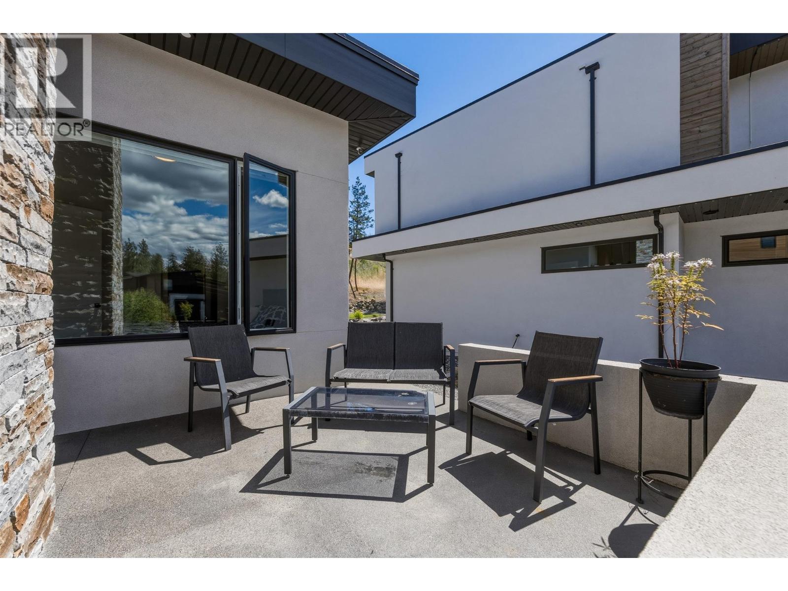 10245 Beacon Hill Drive, Lake Country, British Columbia  V4V 0A9 - Photo 75 - 10394226