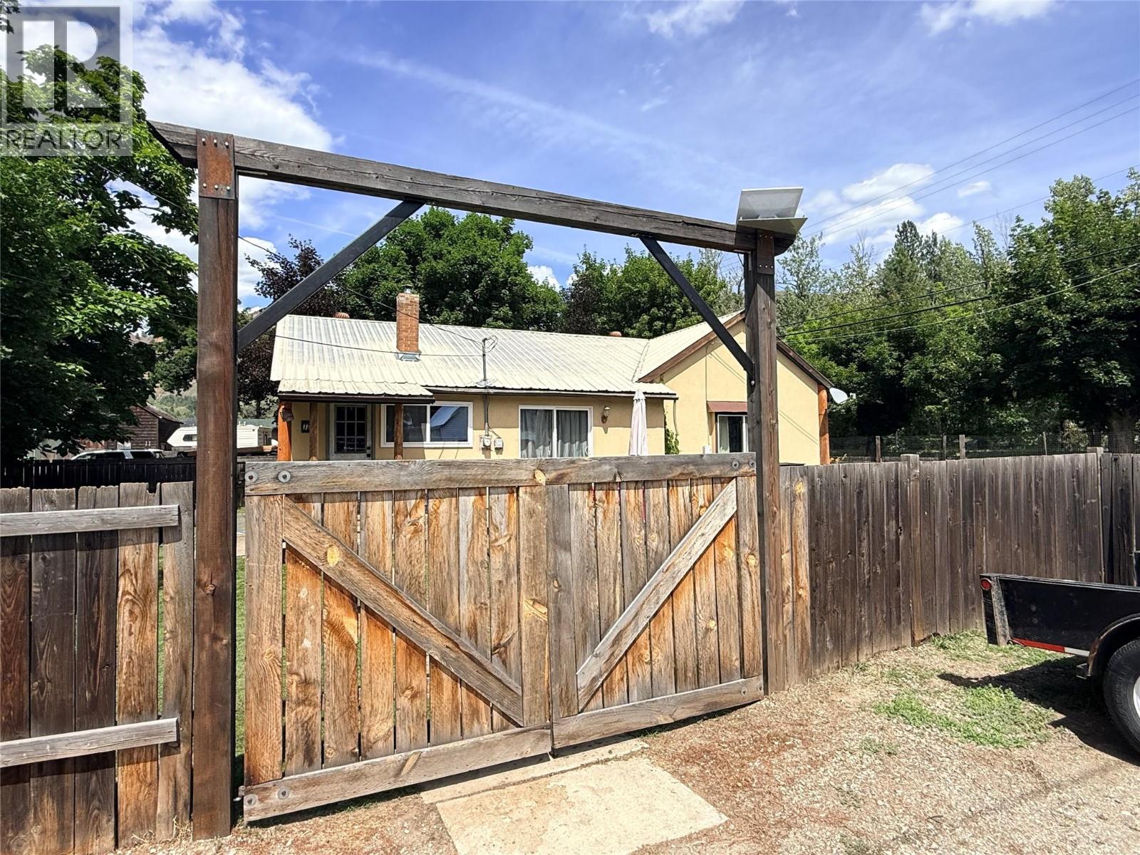 7727 Riverside Drive, Grand Forks, British Columbia  V0H 1H0 - Photo 4 - 10394350