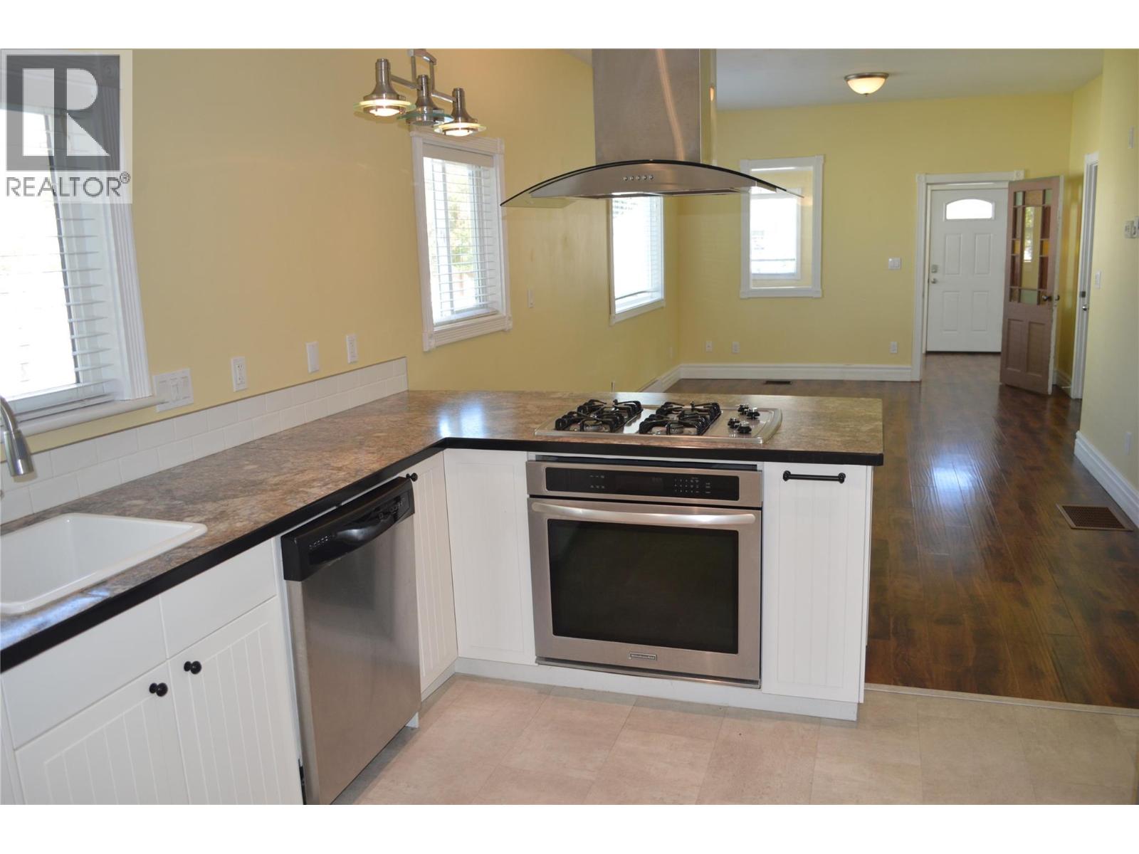 566 72nd Avenue, Grand Forks, British Columbia  V0H 1H0 - Photo 4 - 10394112