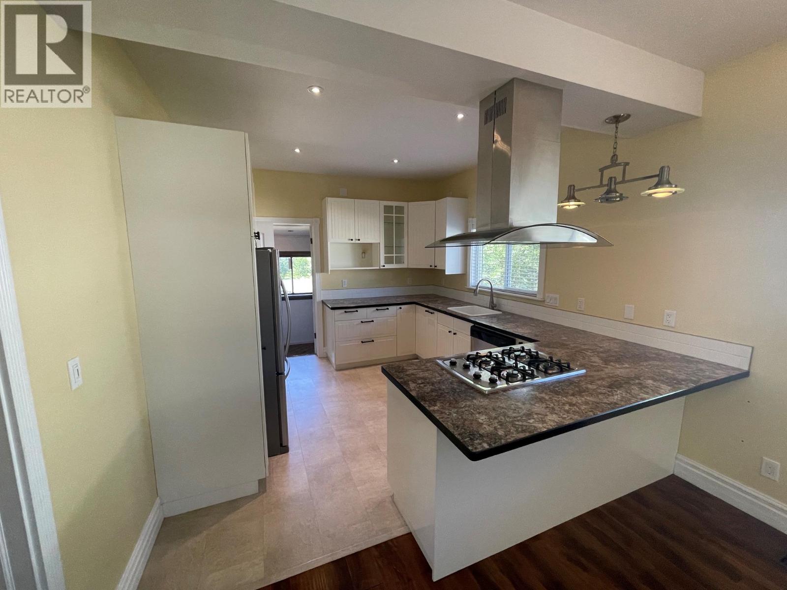 566 72nd Avenue, Grand Forks, British Columbia  V0H 1H0 - Photo 9 - 10394112