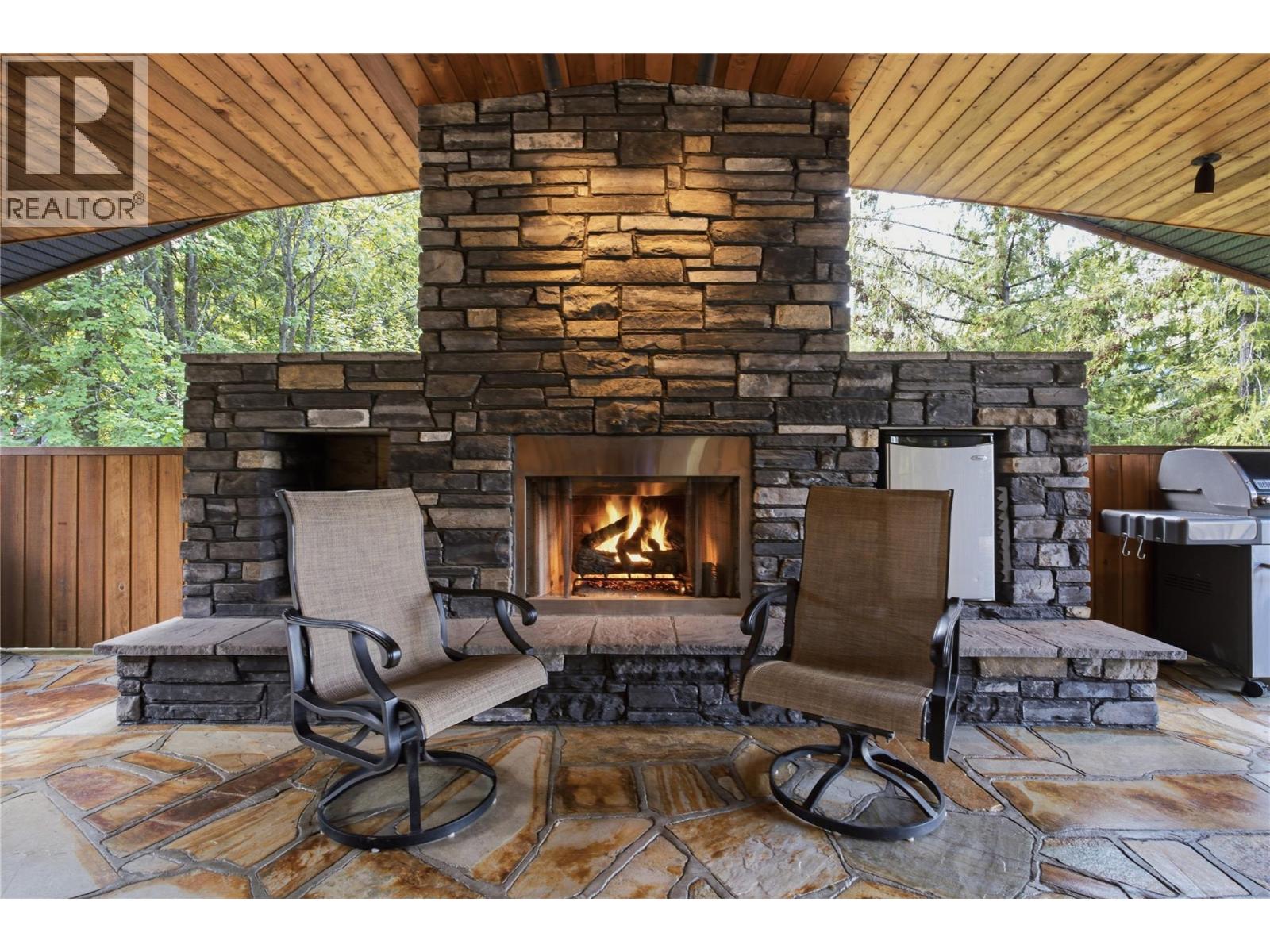 102 Sandner Road, Christina Lake, British Columbia  V0H 1E0 - Photo 21 - 10394018