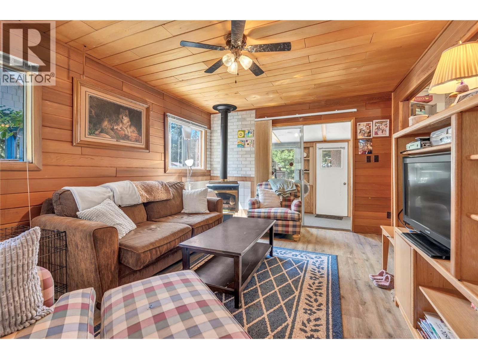 2637 Otter Avenue, Tulameen, British Columbia  V0X 1W0 - Photo 10 - 10394358