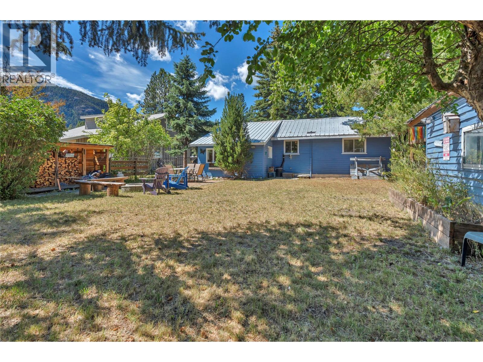 2637 Otter Avenue, Tulameen, British Columbia  V0X 1W0 - Photo 2 - 10394358
